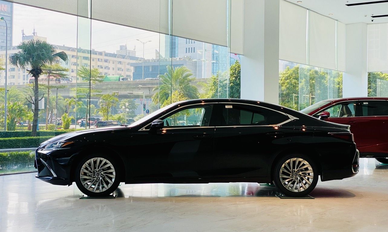 Lexus ES 250 2023 - Nhập khẩu chính hãng từ Nhật Bản