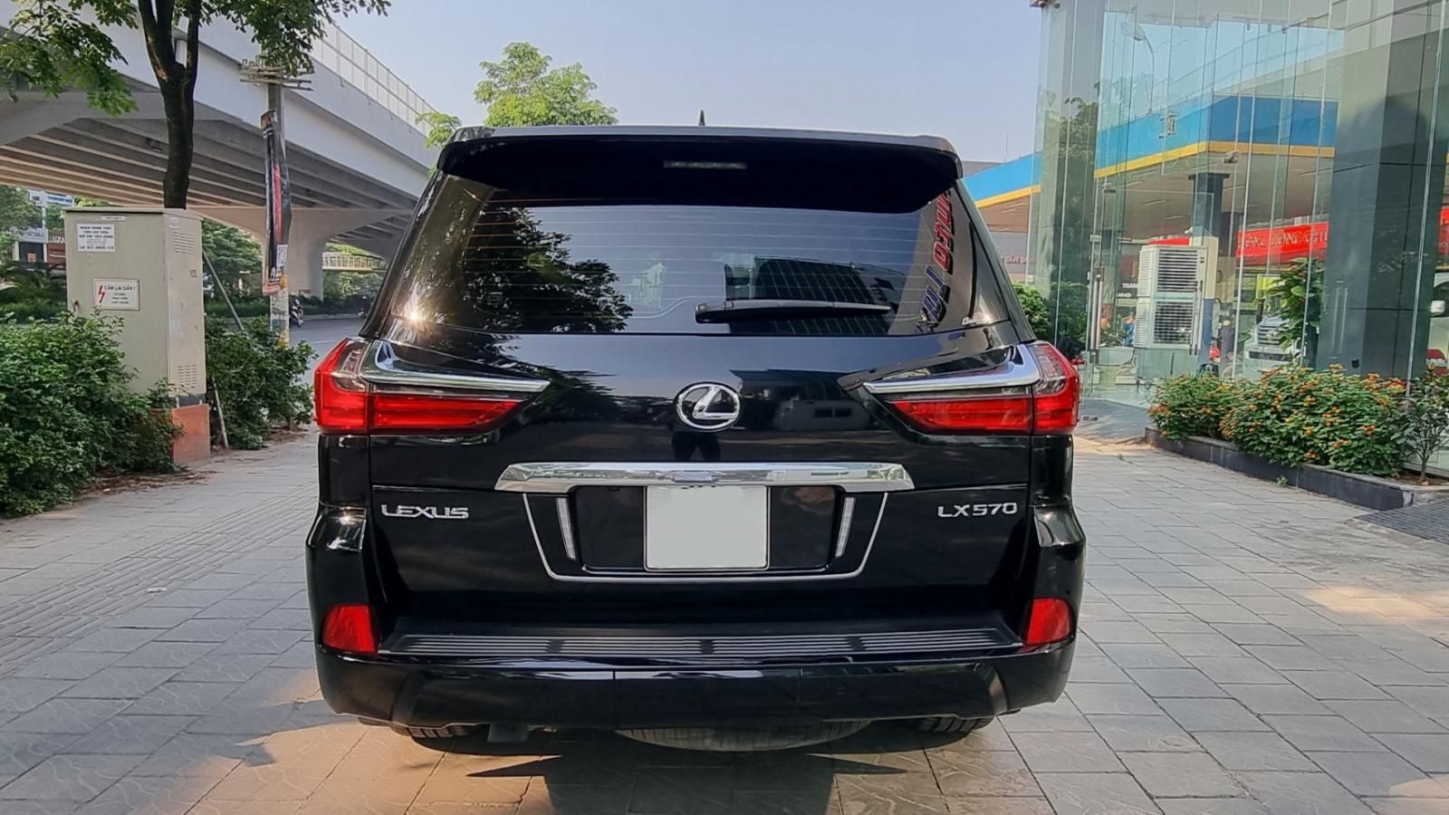 Lexus LX 570 2018 - Màu đen, tên công ty