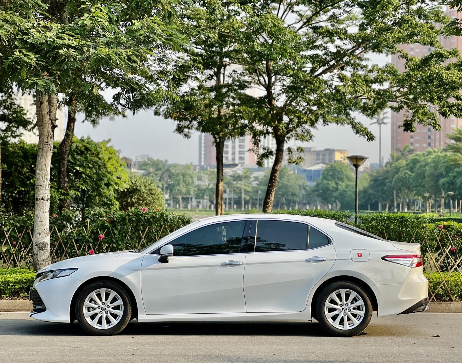 Toyota Camry 2021 - Nhập khẩu siêu mới