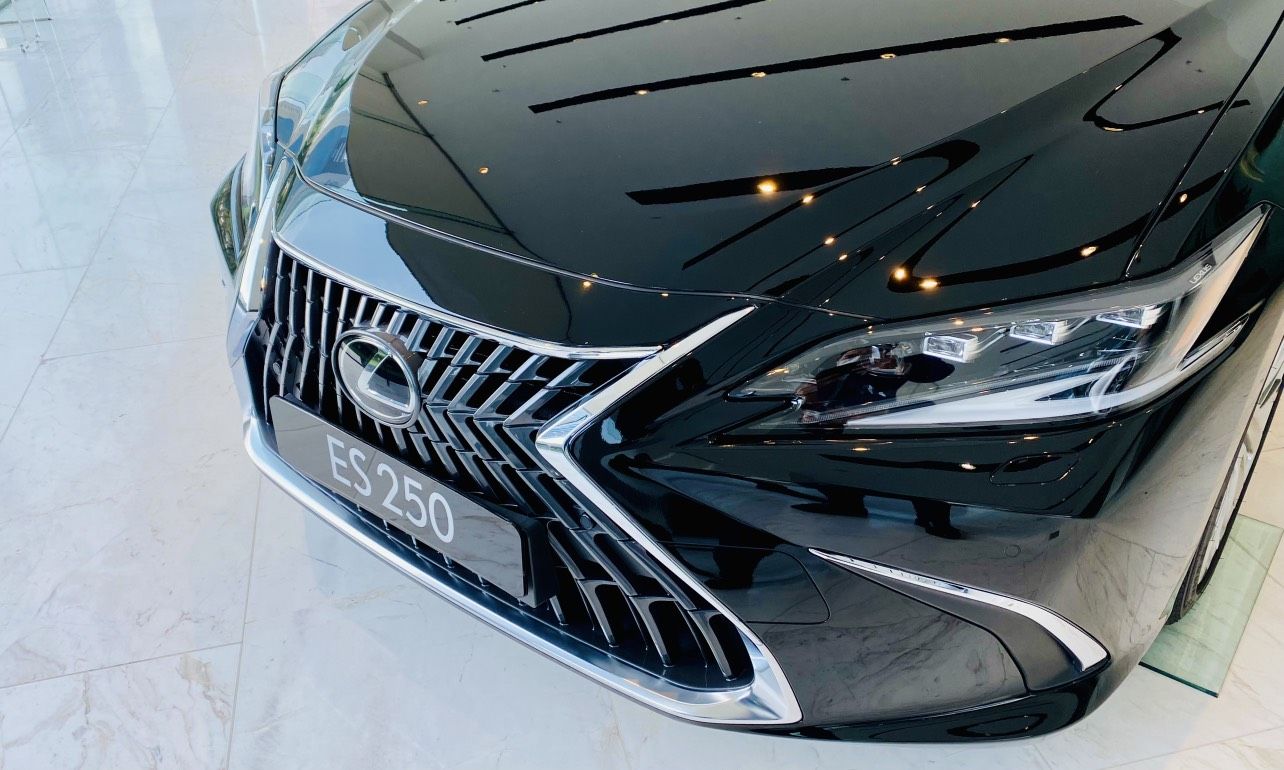 Lexus ES 250 2023 - Nhập khẩu chính hãng từ Nhật Bản