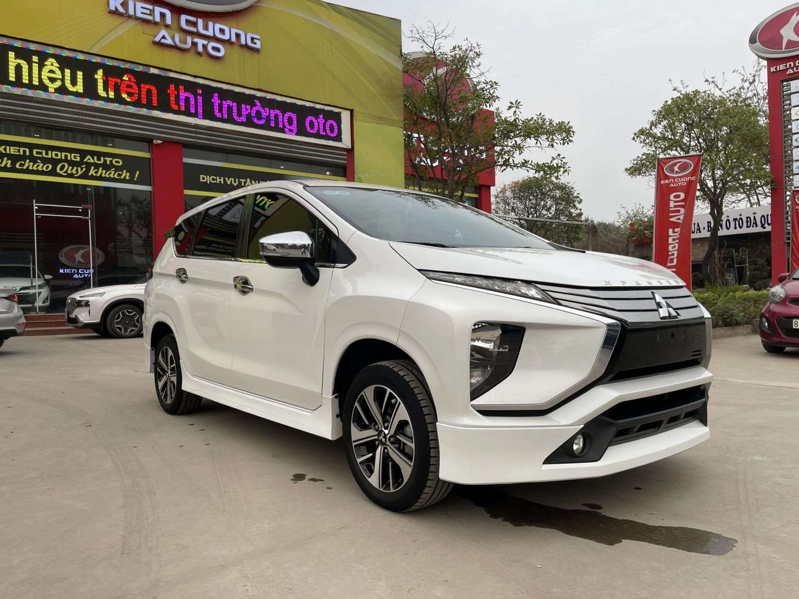 Mitsubishi Xpander 2019 - Odo 5v km xịn, sơ cua chưa hạ, giá chỉ hơn 5đ tẹo