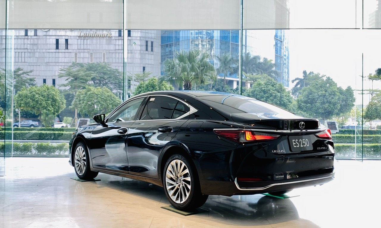 Lexus ES 250 2023 - Nhập khẩu chính hãng từ Nhật Bản