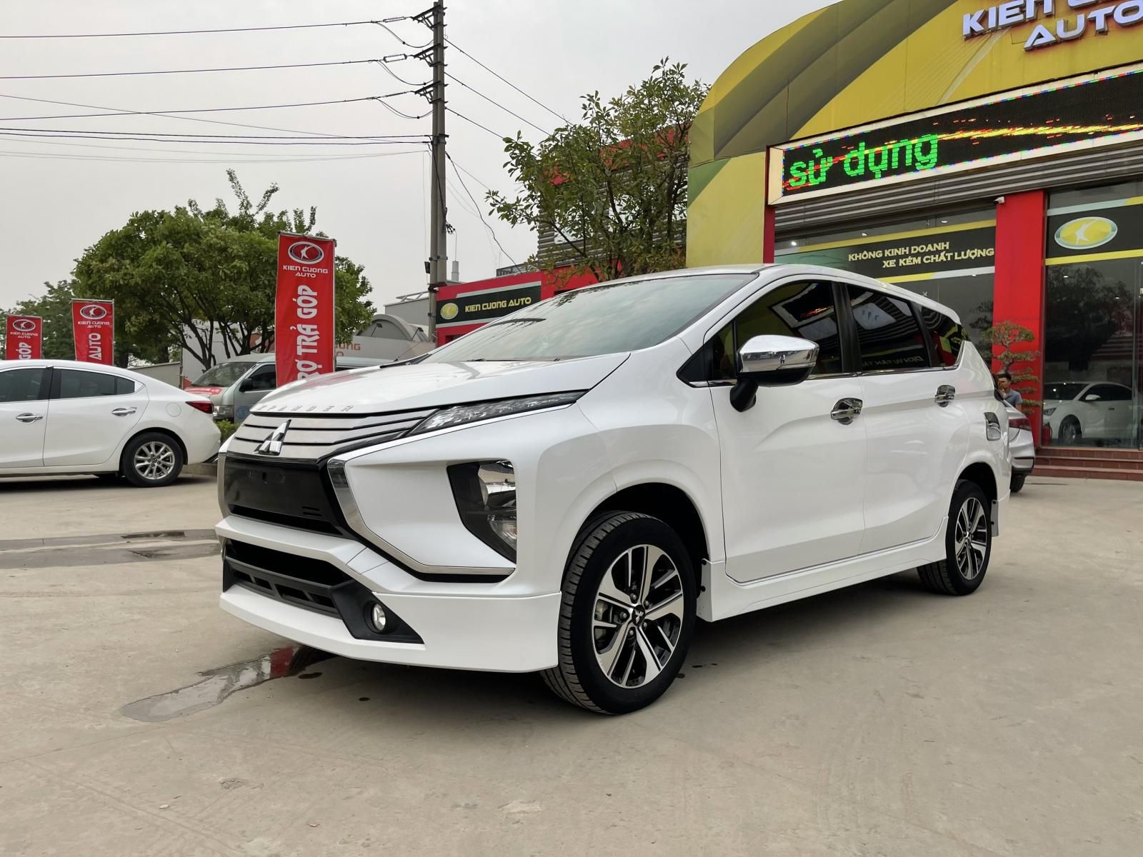 Mitsubishi Xpander 2019 - Odo 5v km xịn, sơ cua chưa hạ, giá chỉ hơn 5đ tẹo