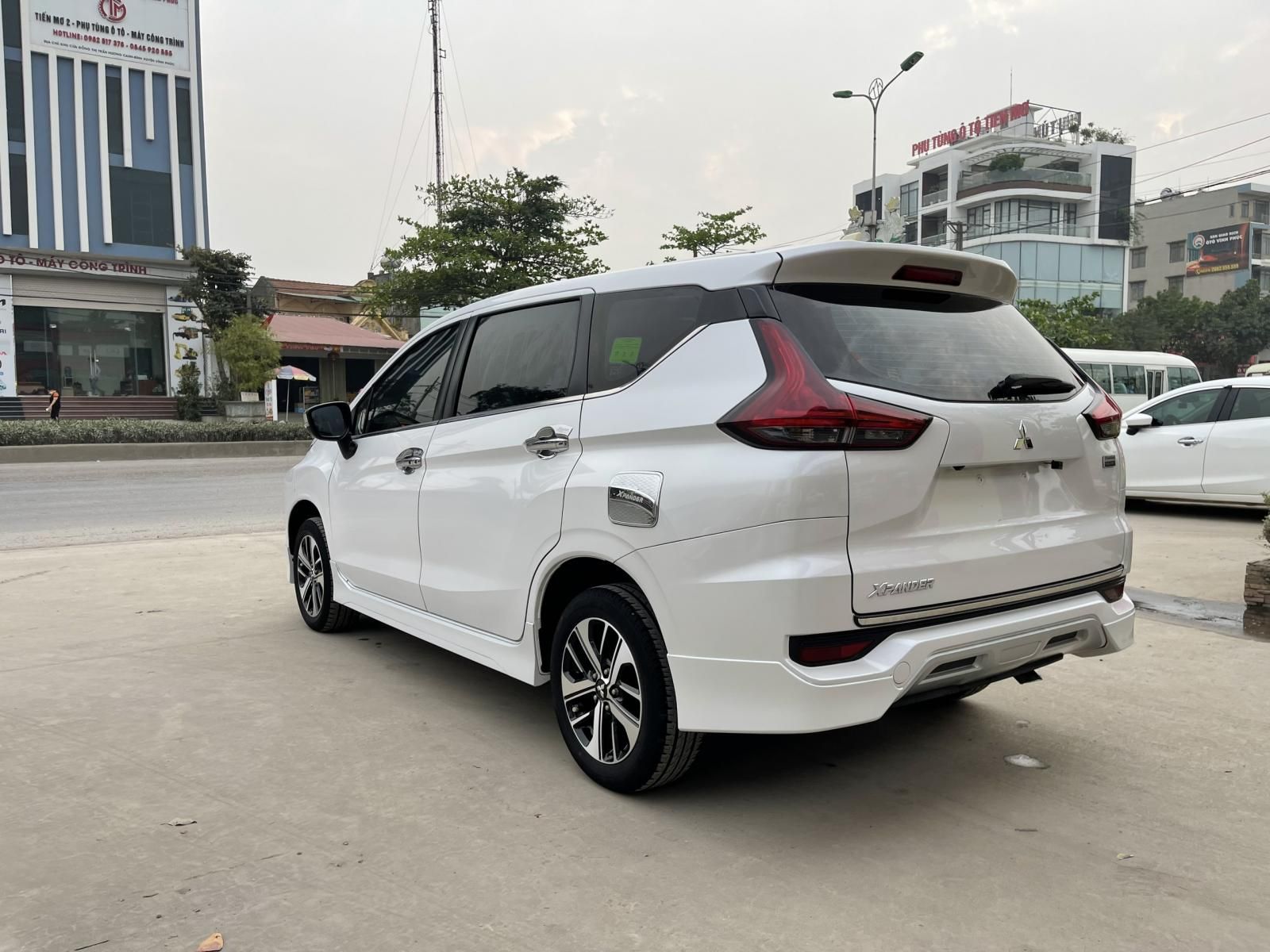 Mitsubishi Xpander 2019 - Odo 5v km xịn, sơ cua chưa hạ, giá chỉ hơn 5đ tẹo