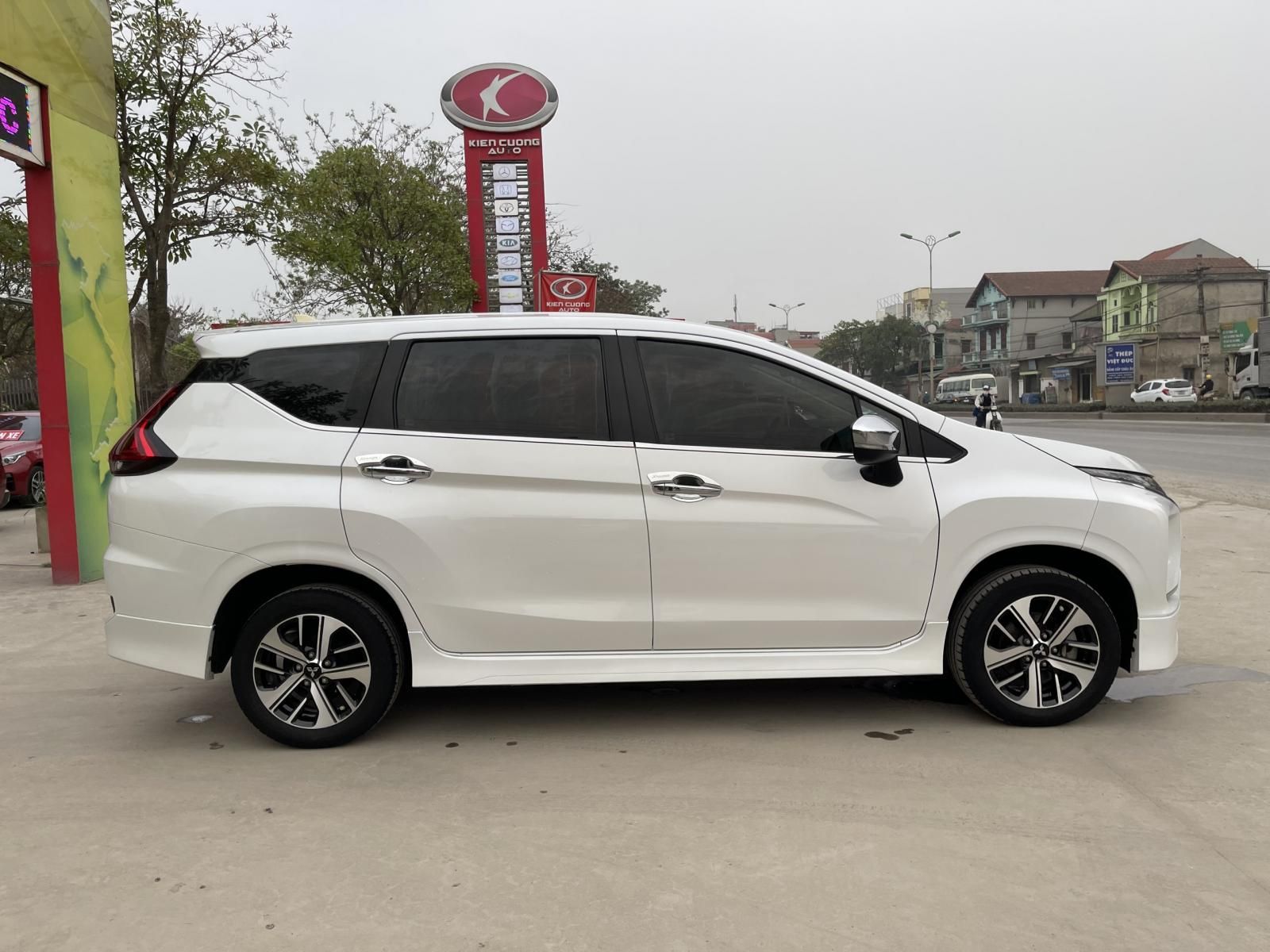 Mitsubishi Xpander 2019 - Odo 5v km xịn, sơ cua chưa hạ, giá chỉ hơn 5đ tẹo