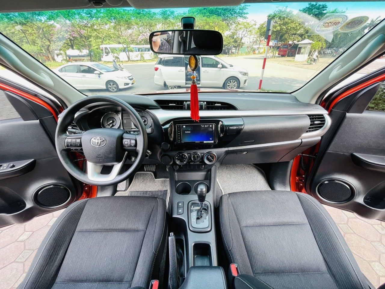 Toyota Hilux 2021 - Odo 3,8 vạn km