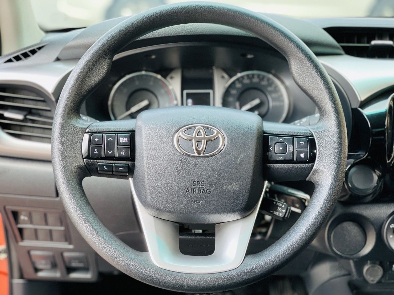 Toyota Hilux 2021 - Odo 3,8 vạn km