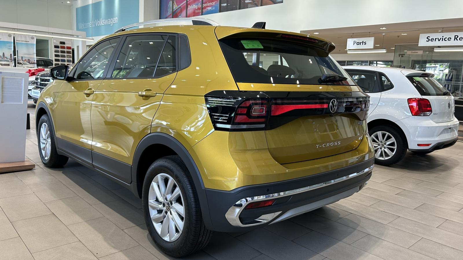 Volkswagen T-Cross T-Cros Elegance 2023 - Cần bán xe Volkswagen T-Cross T-Cros Elegance đời 2023, màu vàng, xe nhập