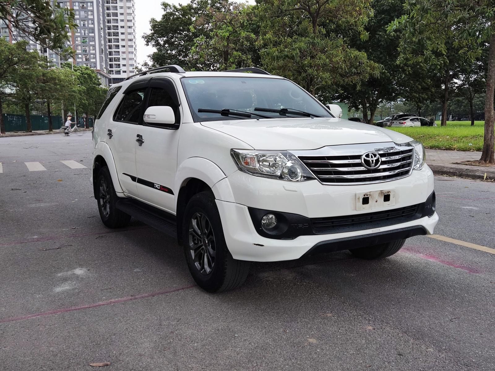 Toyota Fortuner 2014 - Màu trắng, giá cạnh tranh