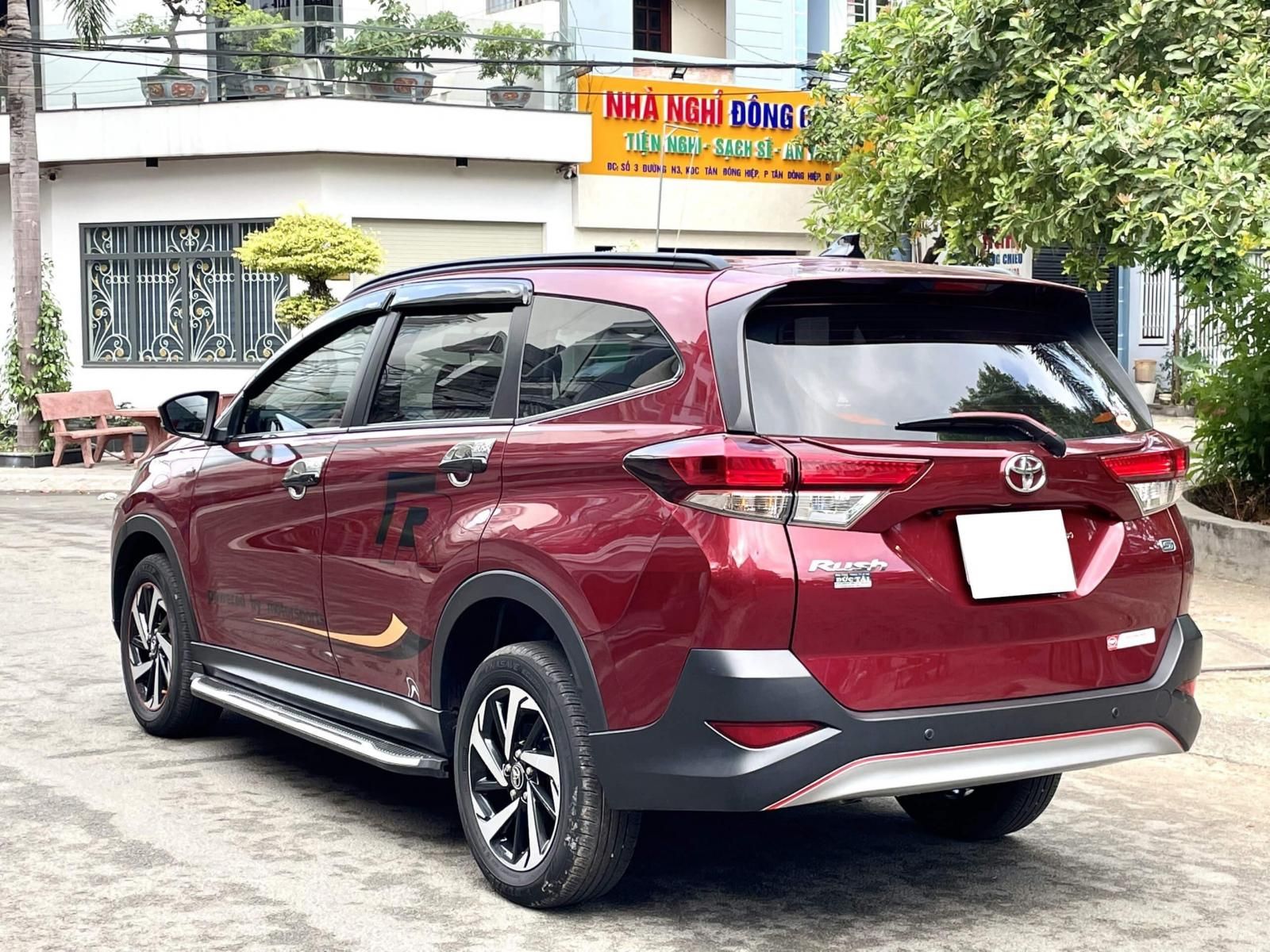 Toyota Rush 2021 - Màu đỏ