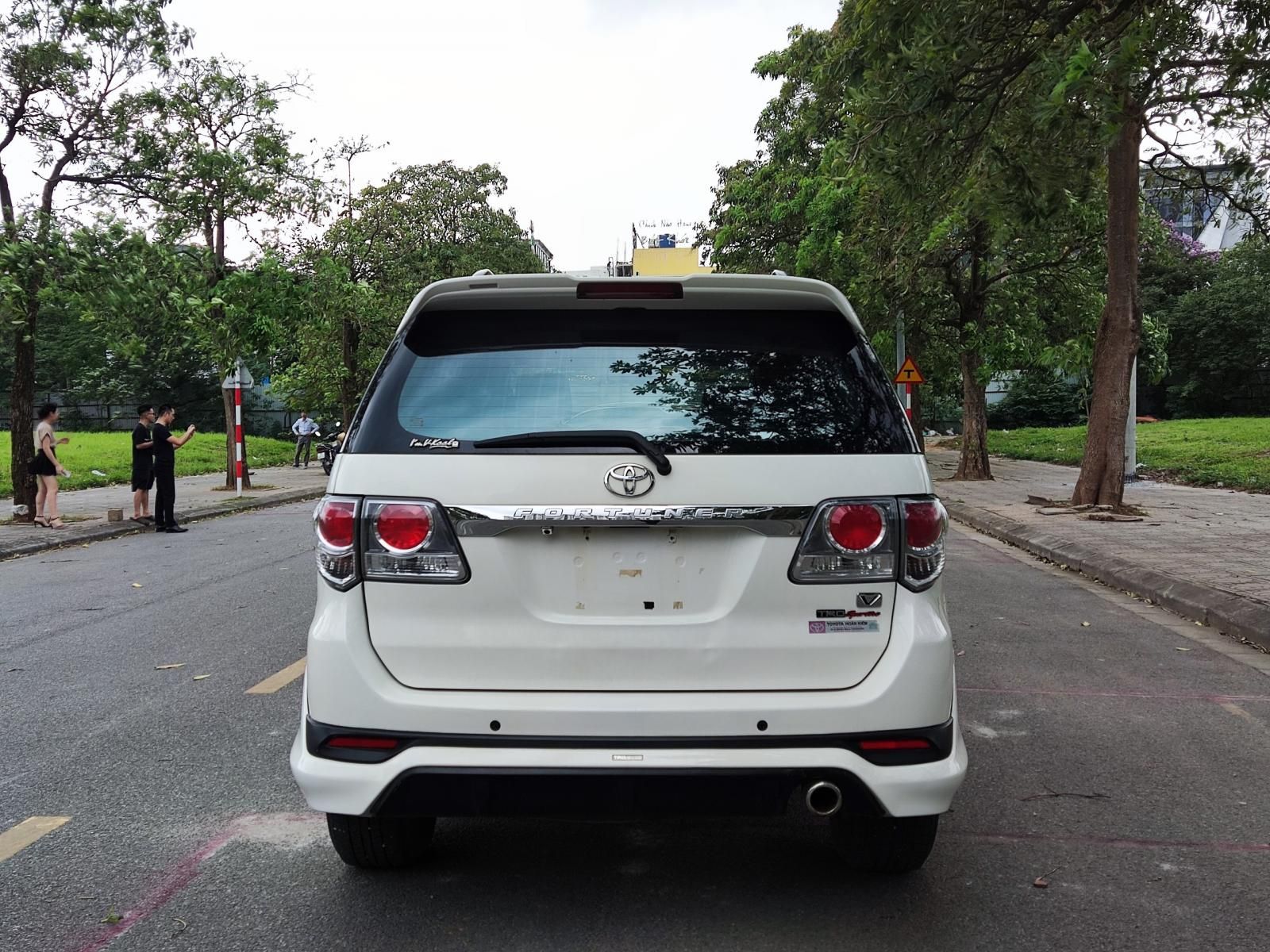 Toyota Fortuner 2014 - Màu trắng, giá cạnh tranh