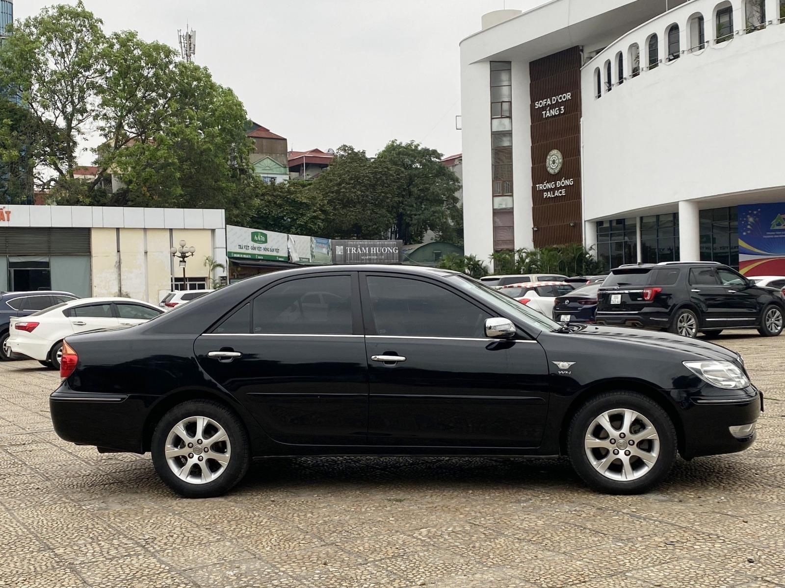 Toyota Camry 2005 - Màu đen, giá 280tr