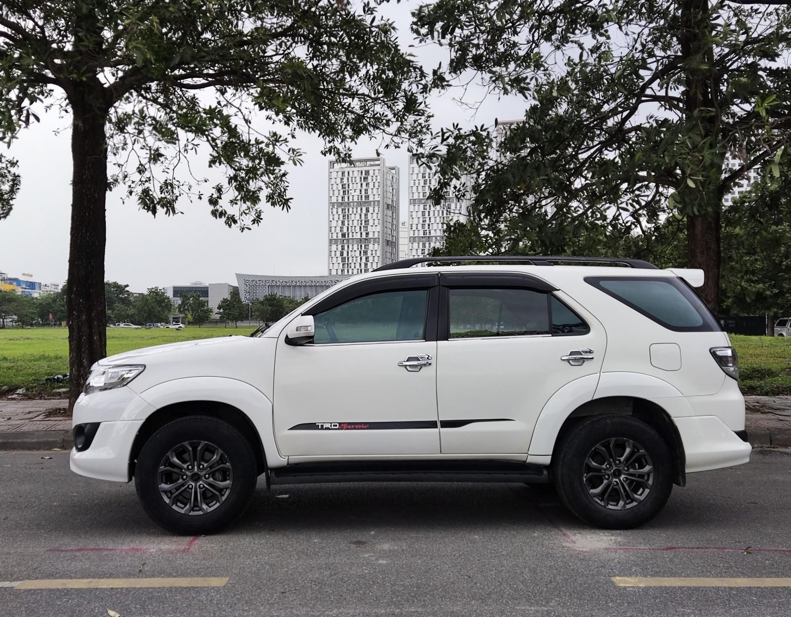 Toyota Fortuner 2014 - Màu trắng, giá cạnh tranh