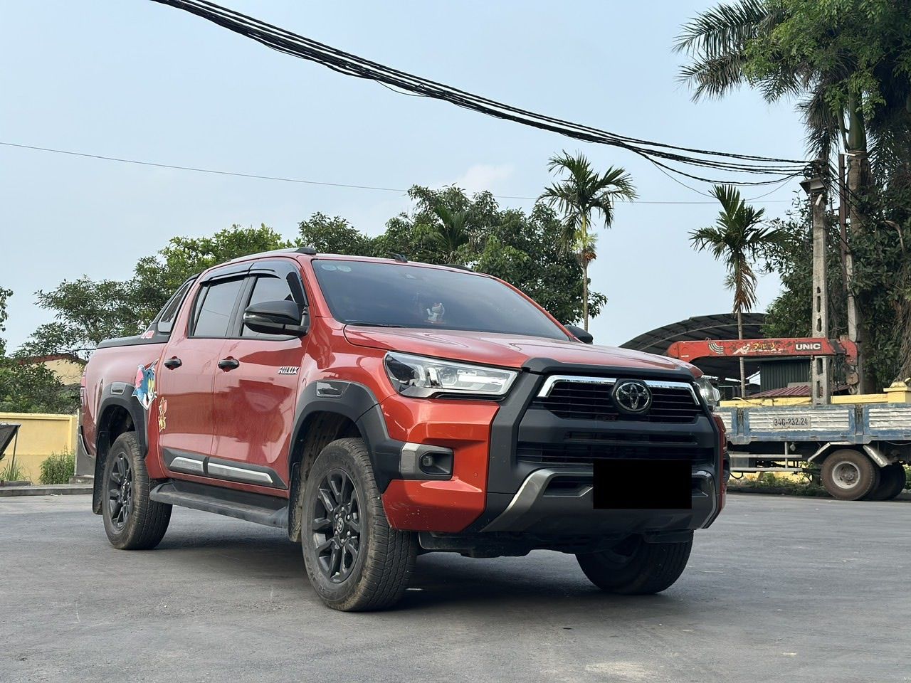 Toyota Hilux 2021 - Xe đã độ nhiều đồ chơi