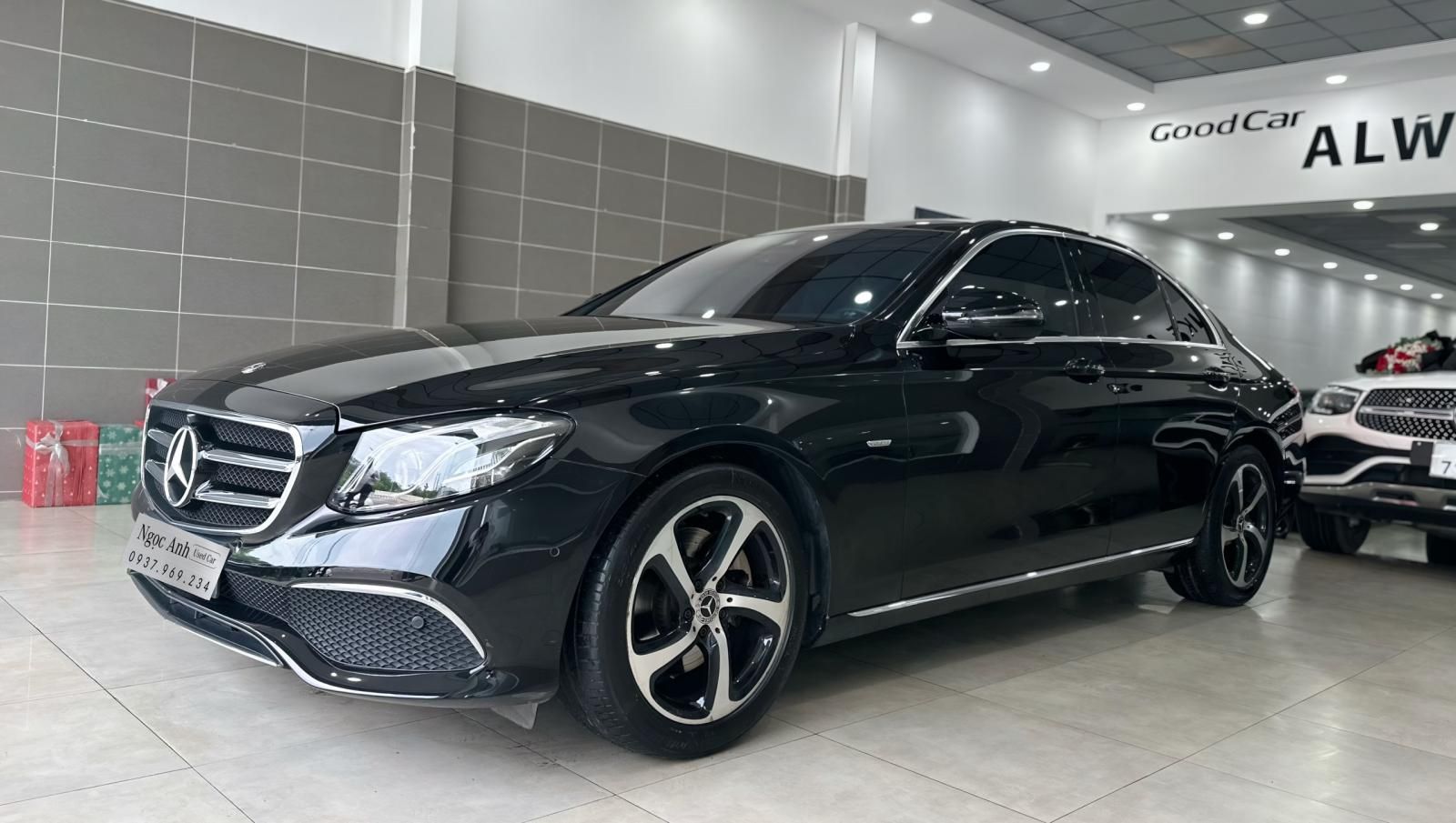 Mercedes-Benz 2019 - Màu đen - Odo 2 vạn - Xe mới 90% - Bao test hãng