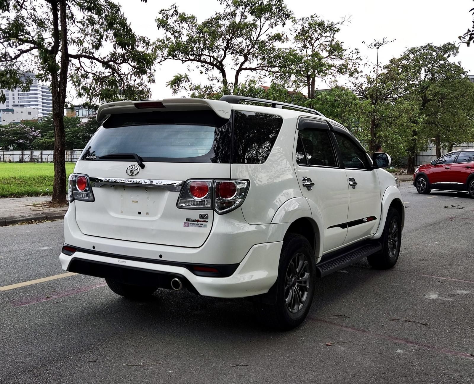 Toyota Fortuner 2014 - Màu trắng, giá cạnh tranh