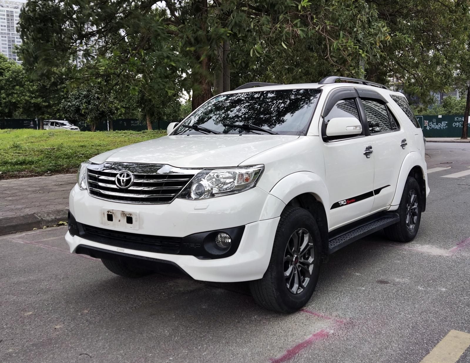 Toyota Fortuner 2014 - Màu trắng, giá cạnh tranh