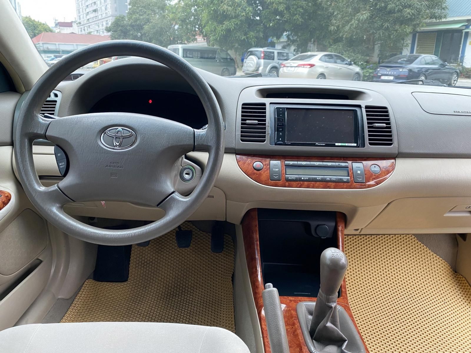 Toyota Camry 2005 - Màu đen, giá 280tr