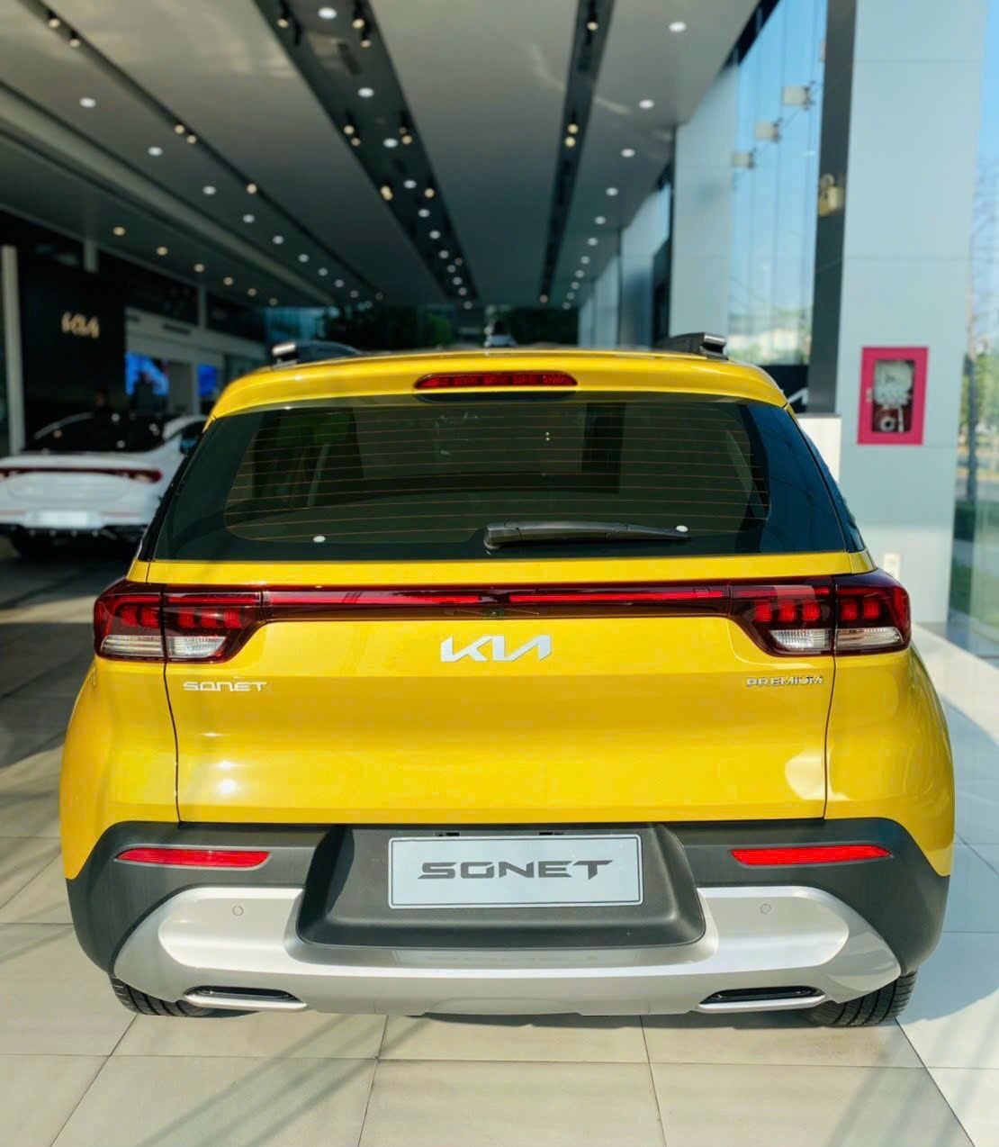 Kia Sonet 2023 - KIA SONET  Tặng quà hot ( áp dụng cho khách đến trực tiếp showroom )