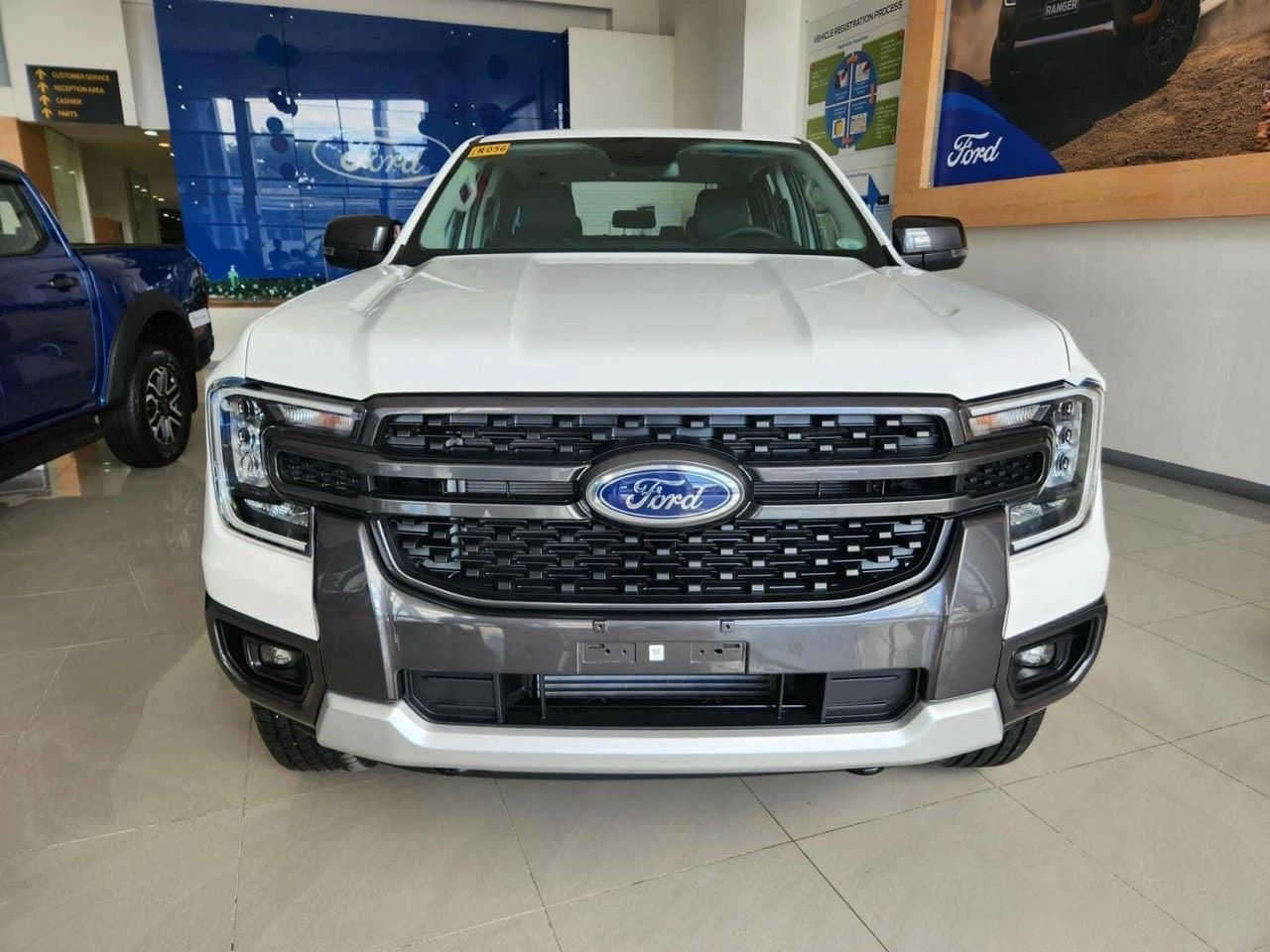 Ford Ranger 2023 - Bản nâng cấp đèn cao cấp - KM full phụ kiện