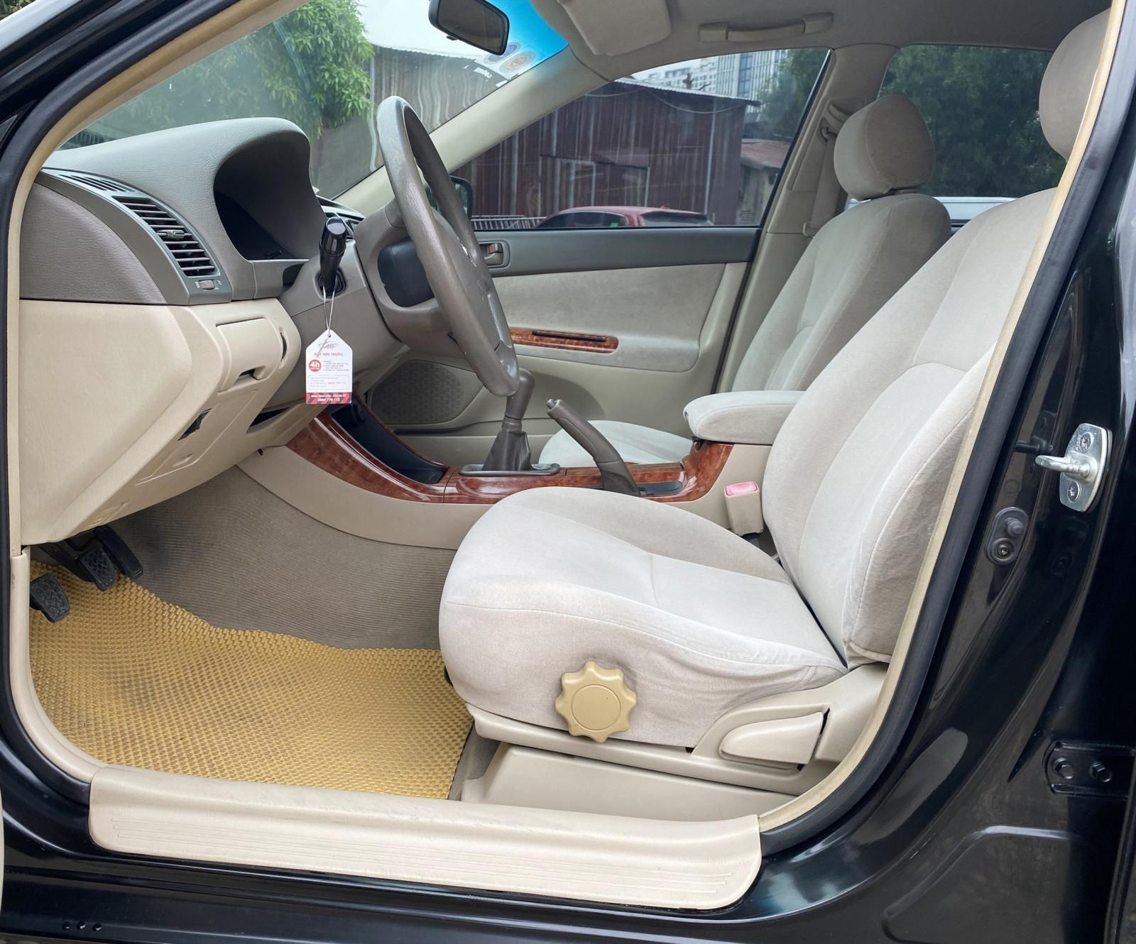 Toyota Camry 2005 - Màu đen, giá 280tr