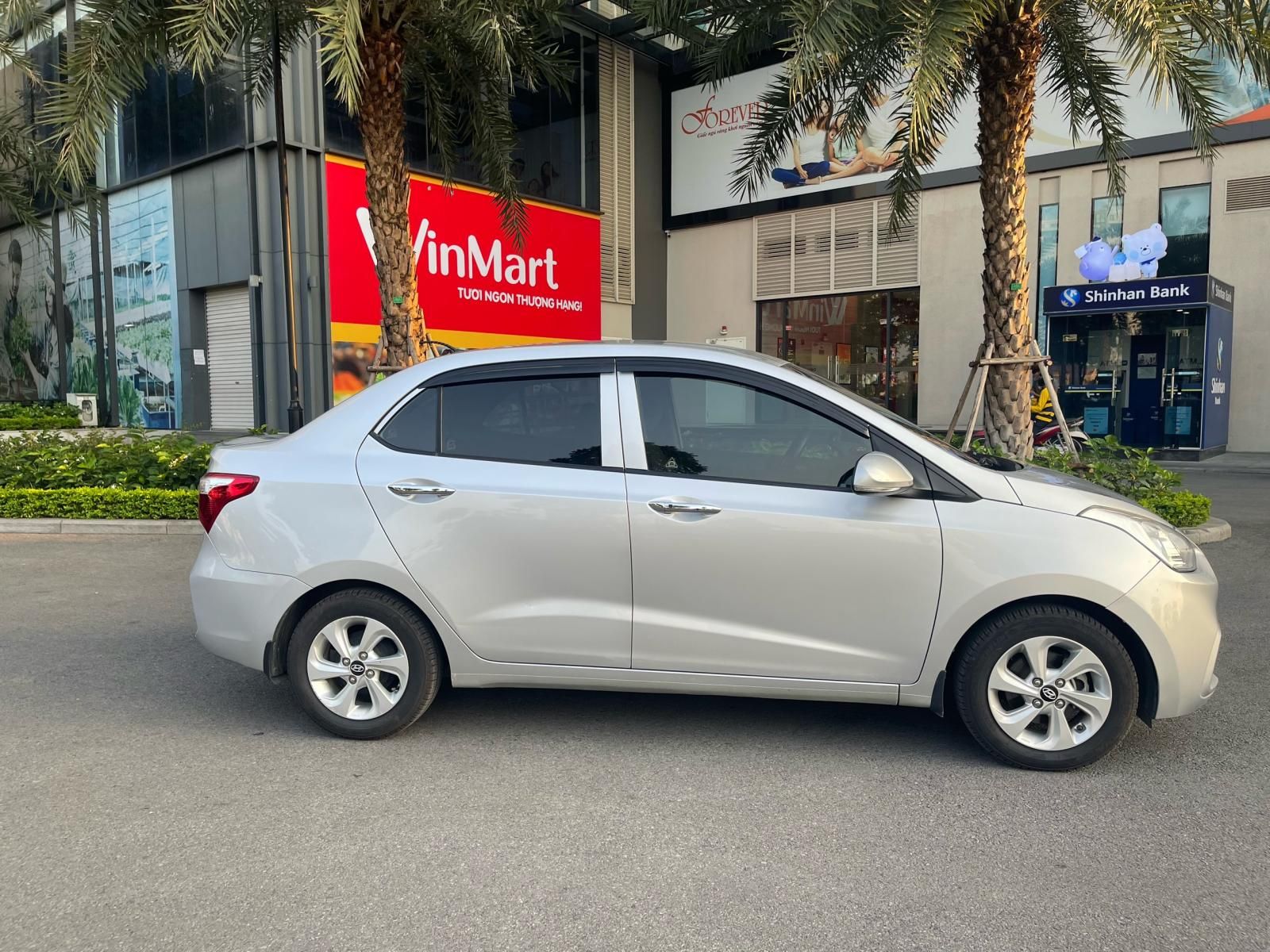 Hyundai Grand i10 2019 - Số sàn, bản đủ