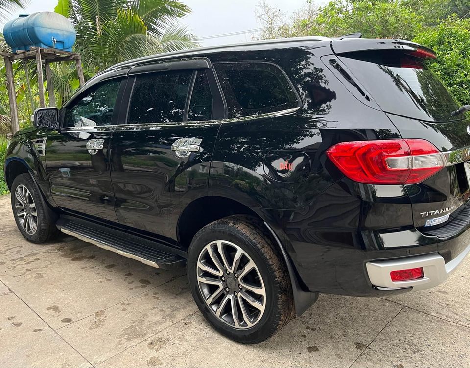 Ford Everest 2020 - 2 cầu, xe gia đình bán gấp