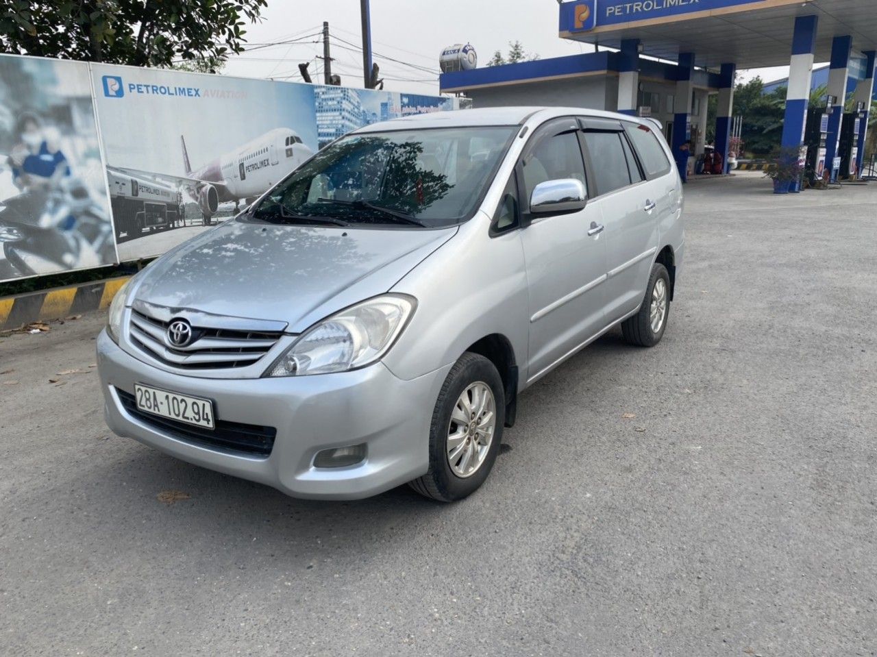 Toyota Innova 2010 - Xe sẵn đi