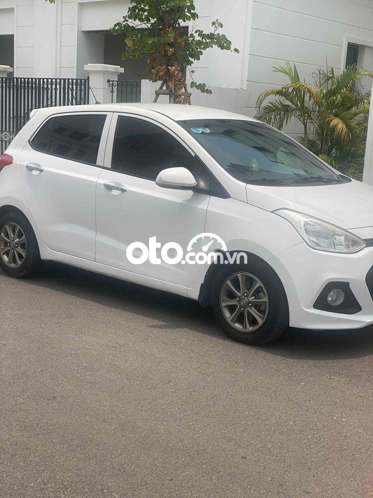 Hyundai Grand i10 cần bán xe gia deinhf sử dụng 2015 - cần bán xe gia deinhf sử dụng