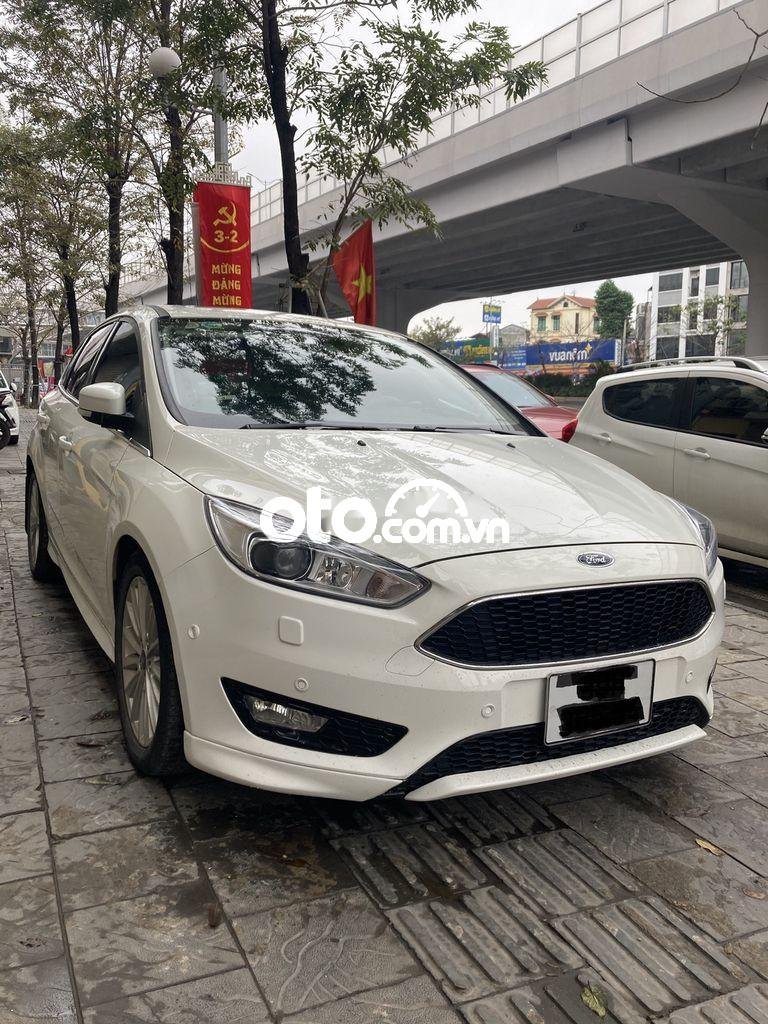 Ford Focus  model 2018 màu trắng ít đi tìm chủ yêu xe 2018 - focus model 2018 màu trắng ít đi tìm chủ yêu xe