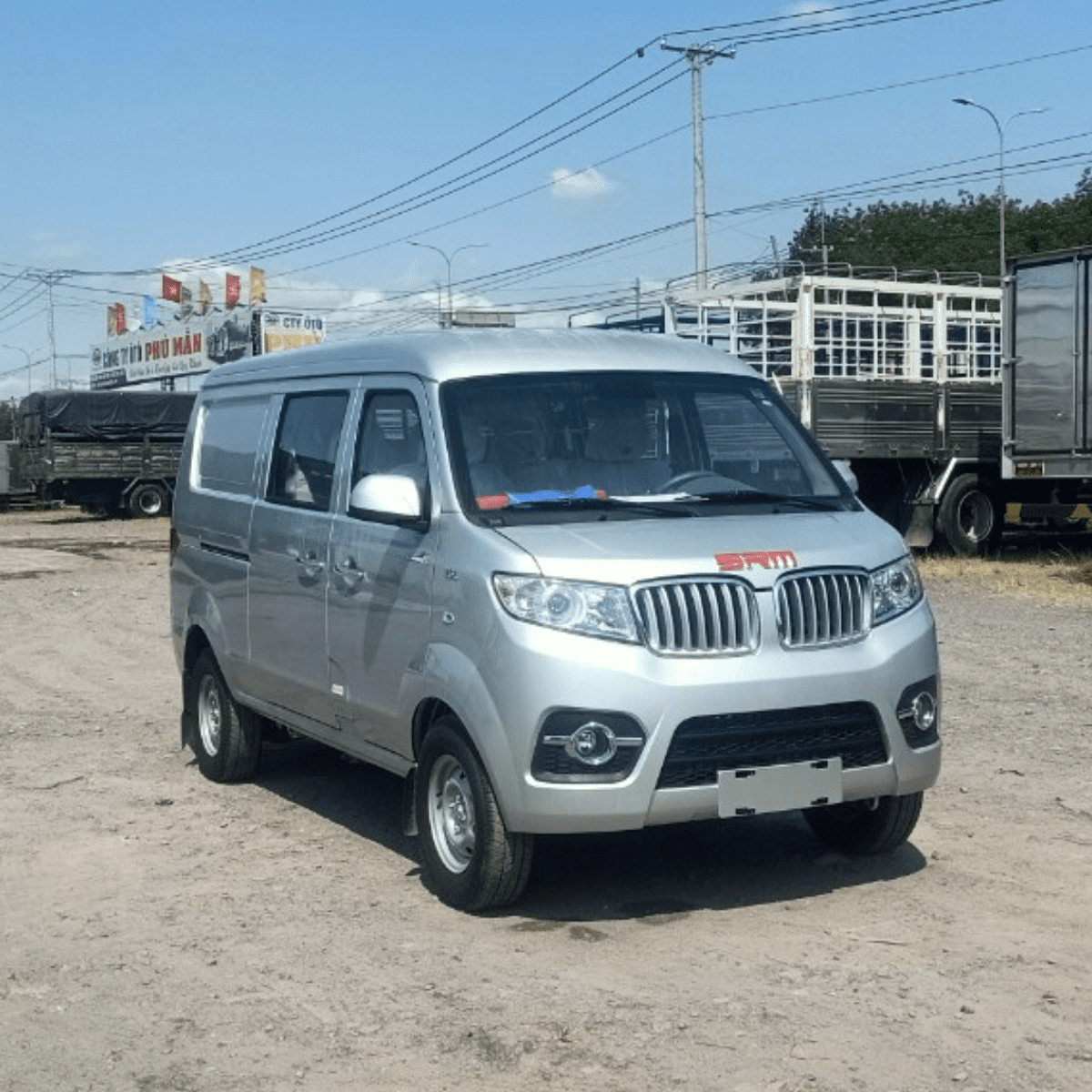 Dongben X30 2023 - Xe van 5 chỗ Dongben SRM X30-V5 2023