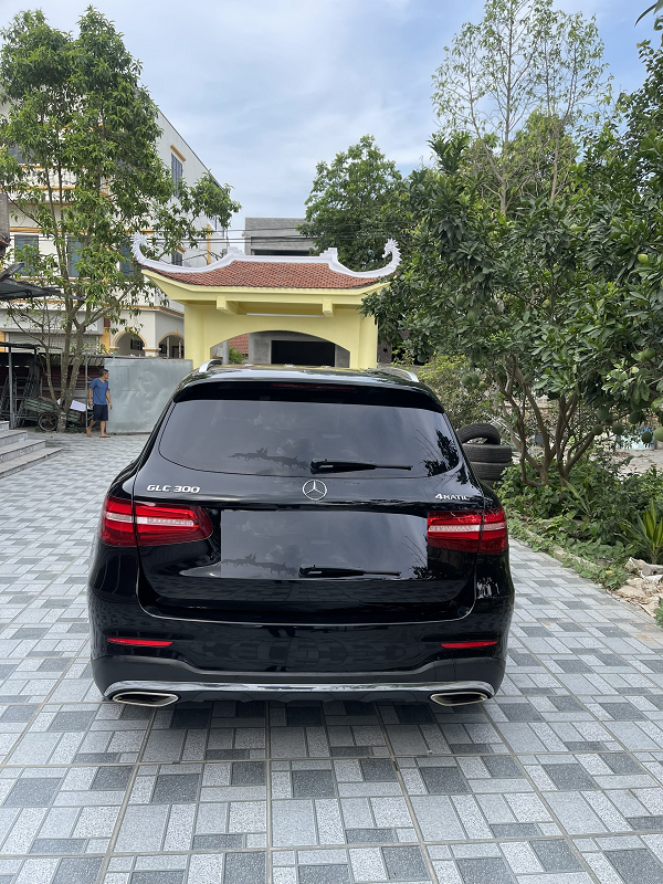 Mercedes-Benz GLC 300 2016 - Mercedes GLC 300 đời 2016, bảo hiểm thân vỏ còn đến tháng 5/2024.