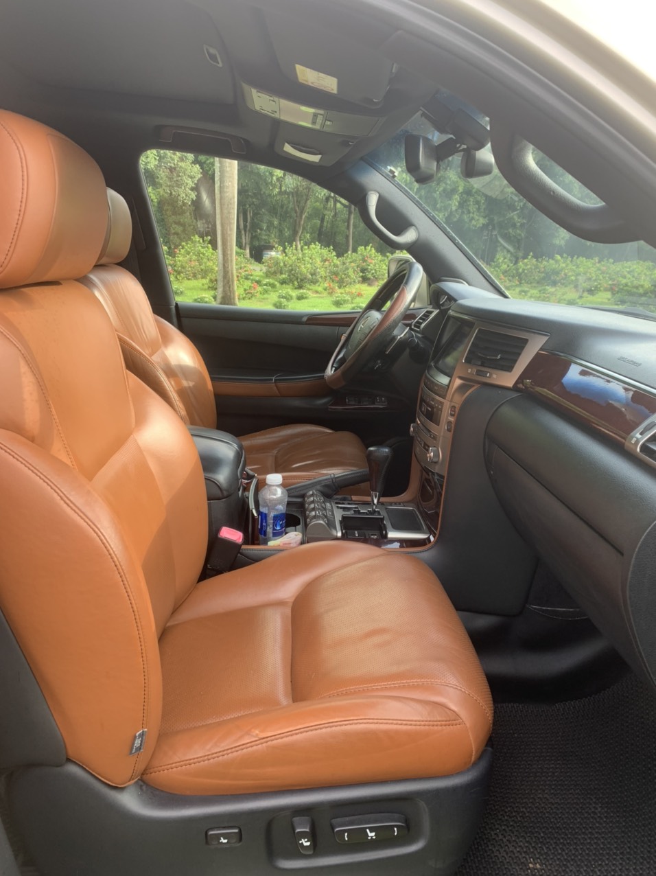 Lexus LX 570 2015 - Bán Lexus LX570 năm 2015 full option xe nhập chính hãng