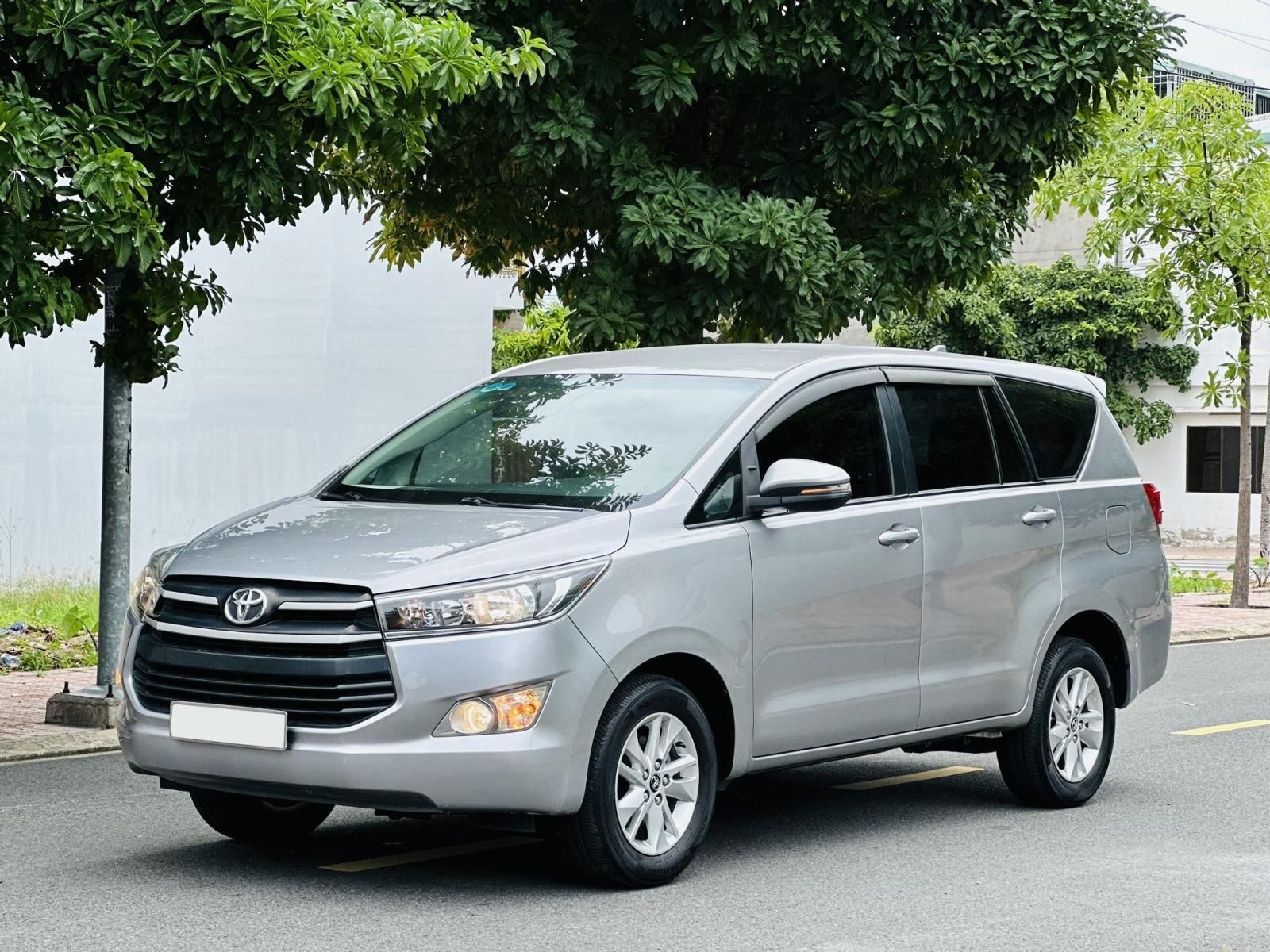 Toyota Innova 2017 - Màu bạc, 489 triệu