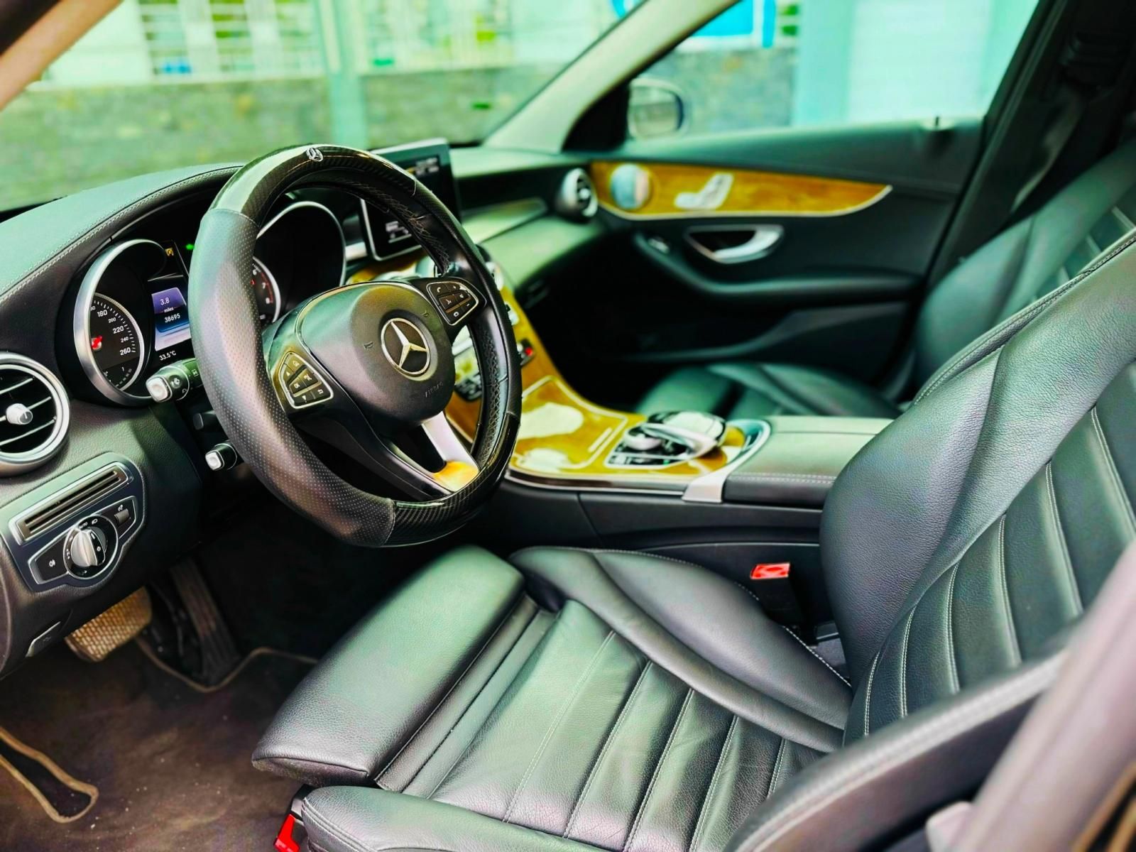 Mercedes-Benz C 250 2015 - Xe đẹp như mới, 1 chủ từ đời đầu