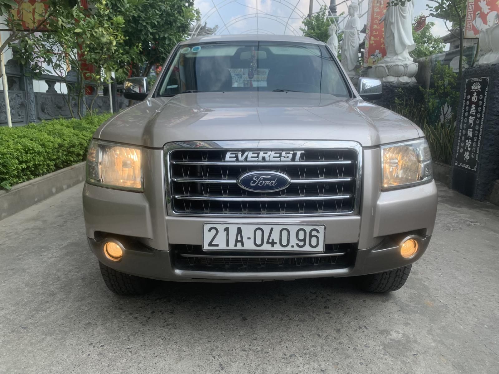 Ford Everest 2017 - Giá 295 triệu