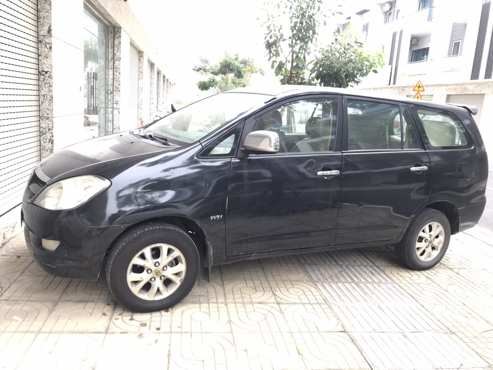 Toyota Innova 2006 - Màu đen