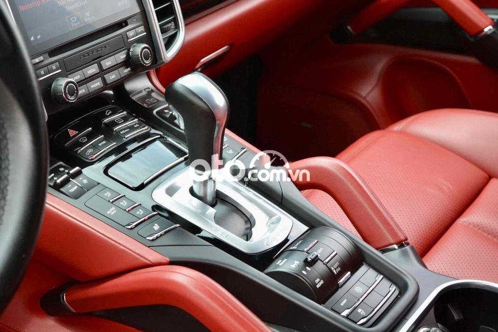 Porsche Cayenne   Platinum Edition model 2018 2017 - Porsche Cayenne Platinum Edition model 2018