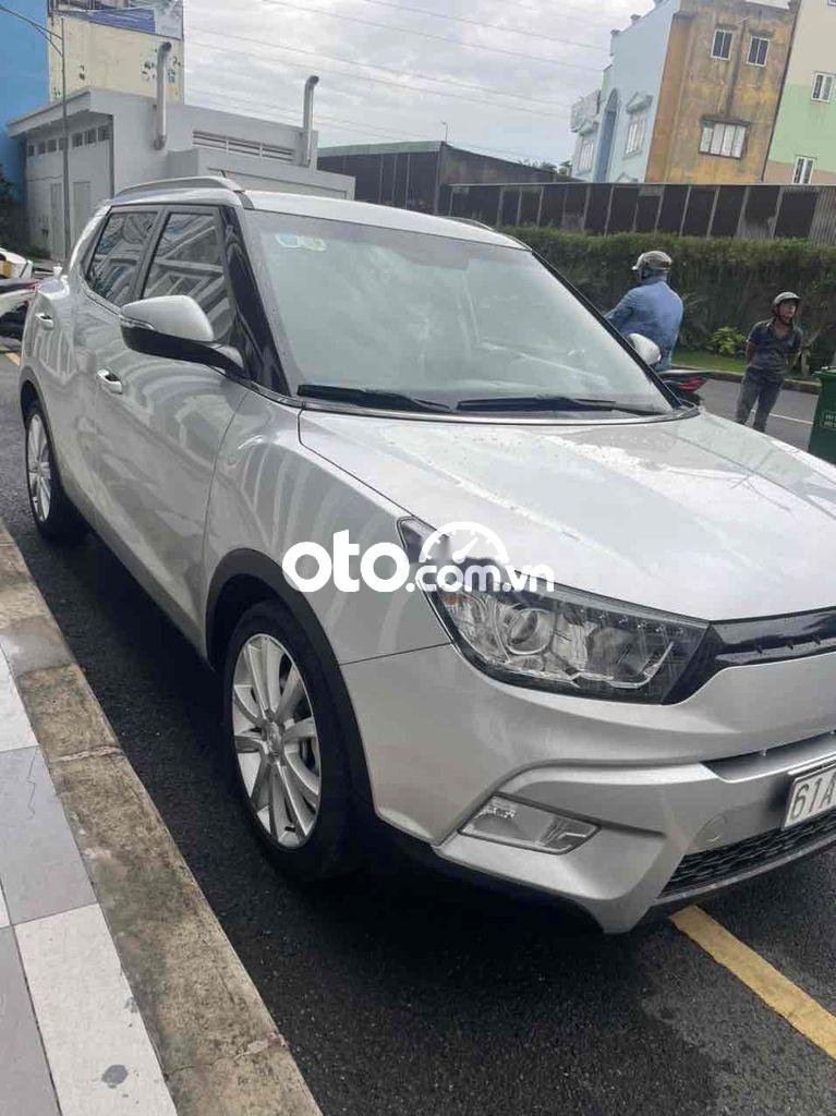 Ssangyong TiVoLi em cần bán xe nhập hàn quốc 2017 - em cần bán xe nhập hàn quốc