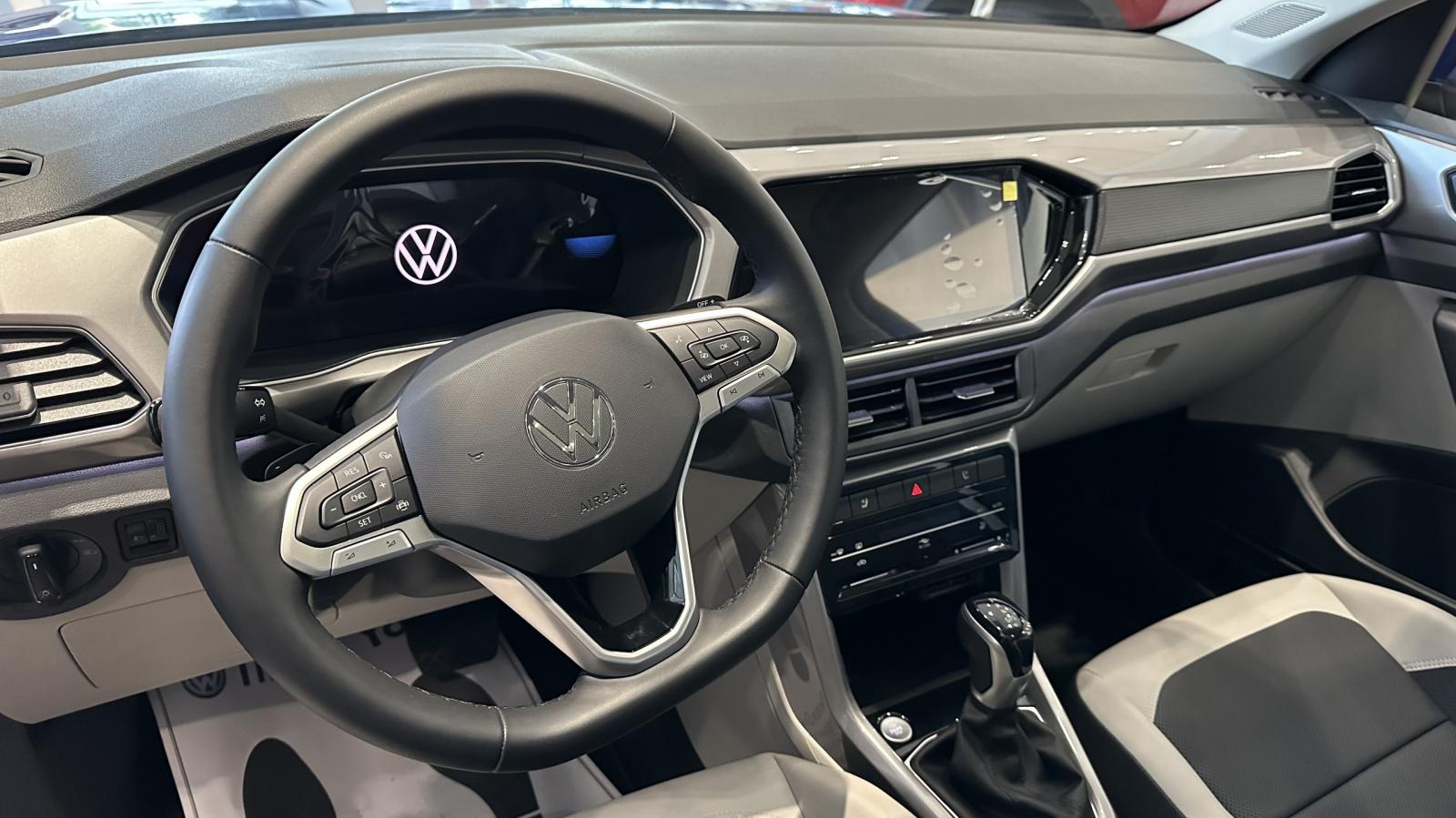 Volkswagen T-Cross TCross xanh mới cực đẹp 2022 - Cần bán Volkswagen T-Cross TCross xanh mới cực đẹp năm 2022, màu xanh lam, xe nhập