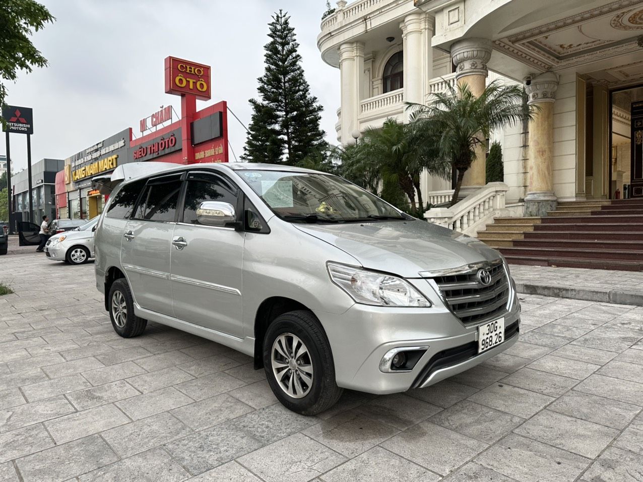 Toyota Innova 2015 - Giá 295 triệu có thương lượng bớt sâu