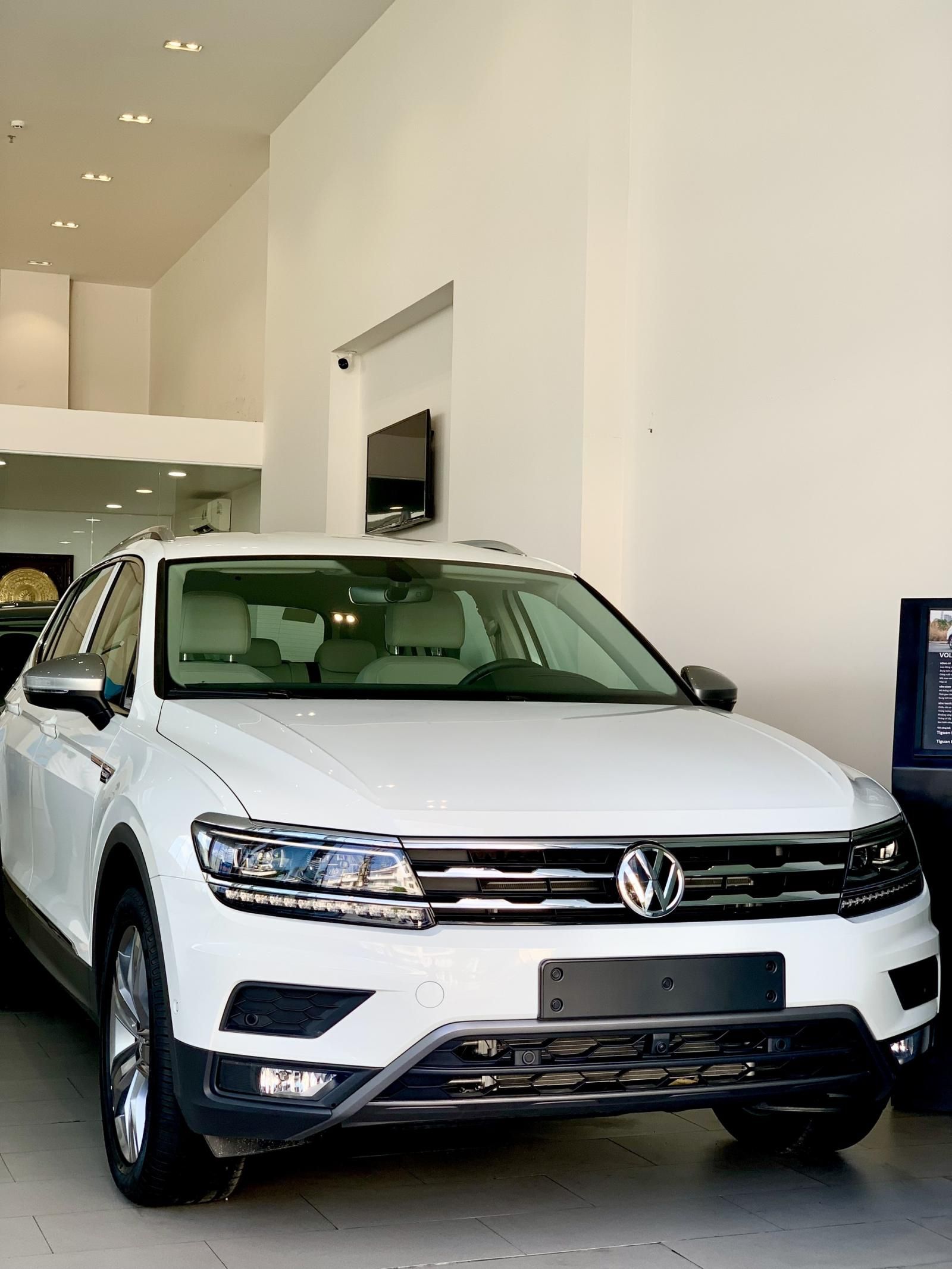 Volkswagen Tiguan 2021 - Xe ĐỨC nhập nguyên chiếc.Bản Full option, động cơ 2.0 Turbo, dẫn động bốn bánh toàn thời gian biến thiên.