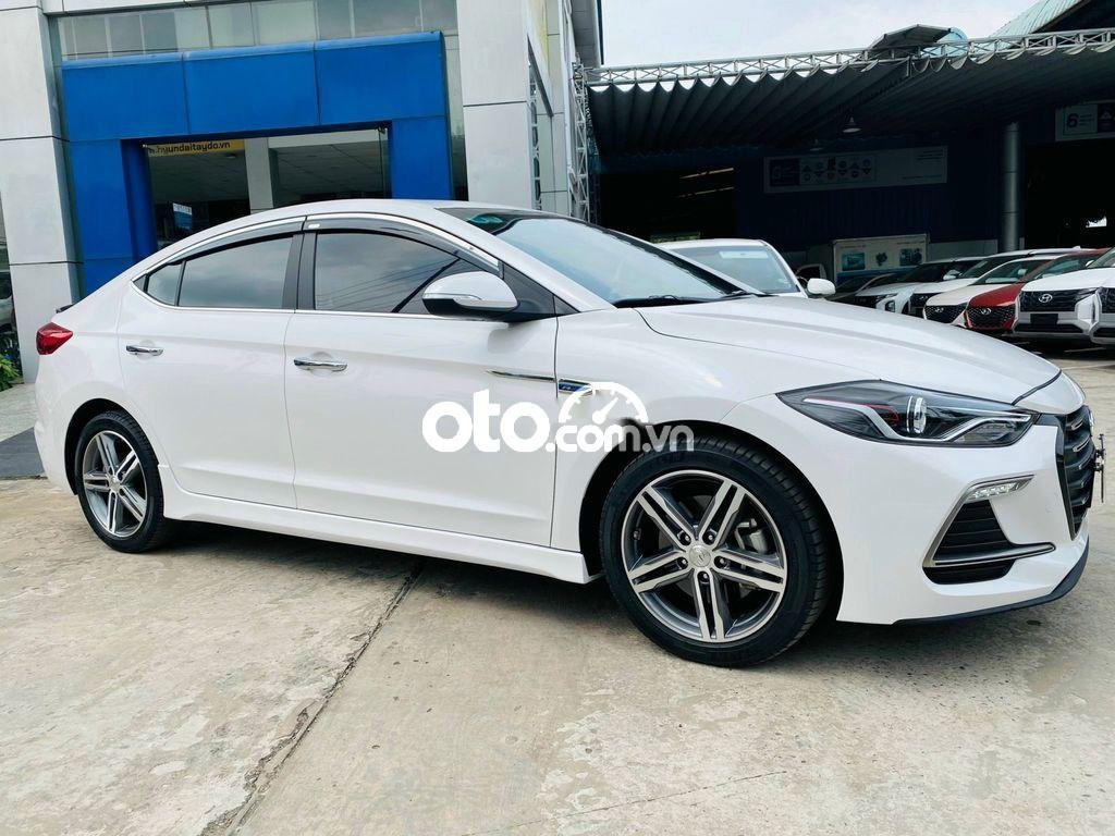 Hyundai Elantra  Sport 2018 Không Đẹp Không Tính Tiền <3 2018 - Elantra Sport 2018 Không Đẹp Không Tính Tiền <3