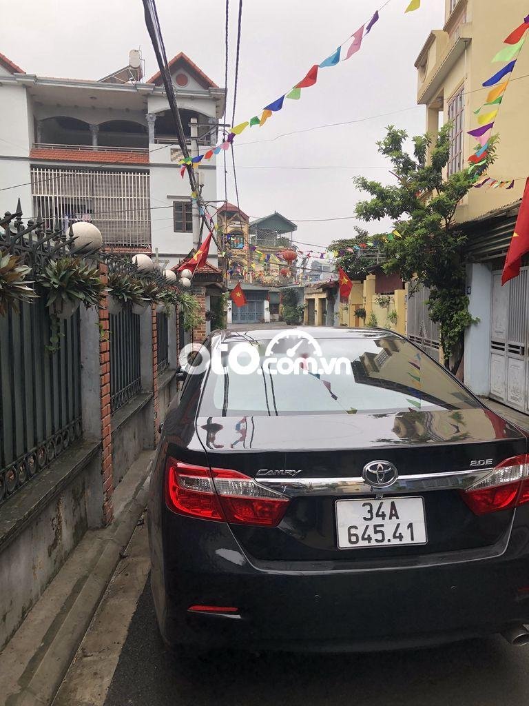 Toyota Camry Xe nhà đang sử dụng, có việc cần bán. 2014 - Xe nhà đang sử dụng, có việc cần bán.