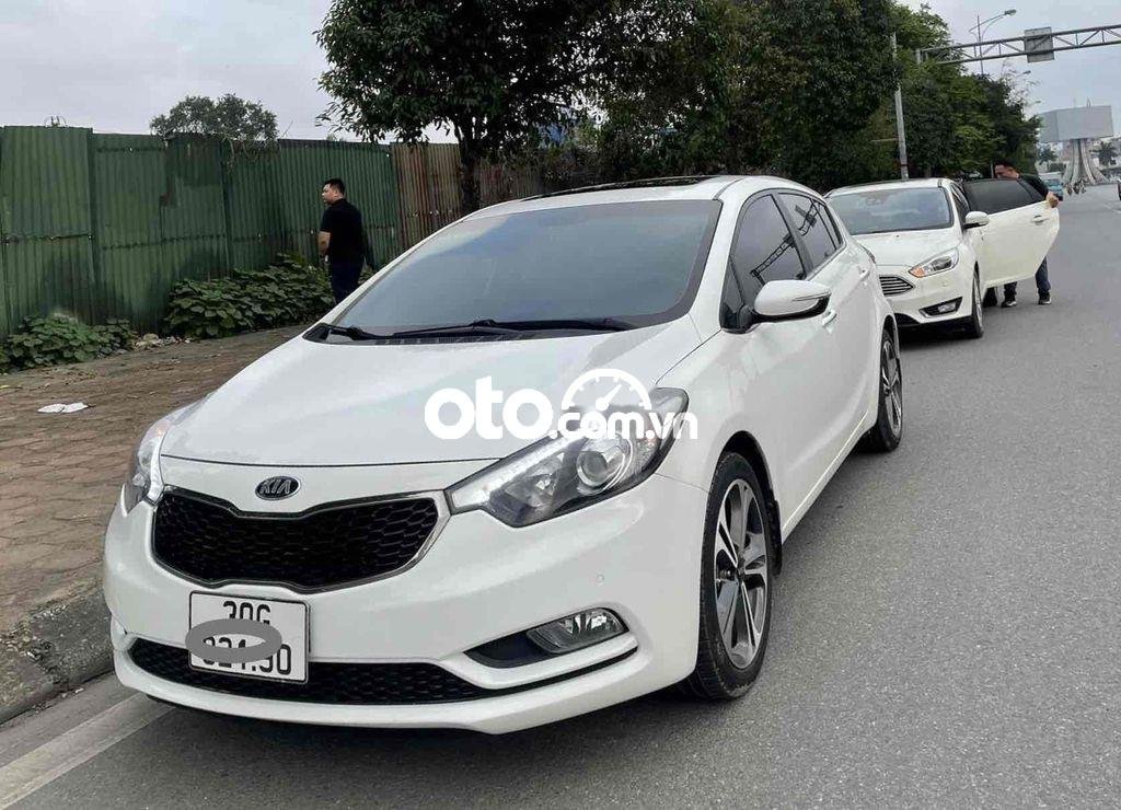 Kia Cerato cần bán  2014 bản hatback nhập khẩu 2014 - cần bán cerato 2014 bản hatback nhập khẩu