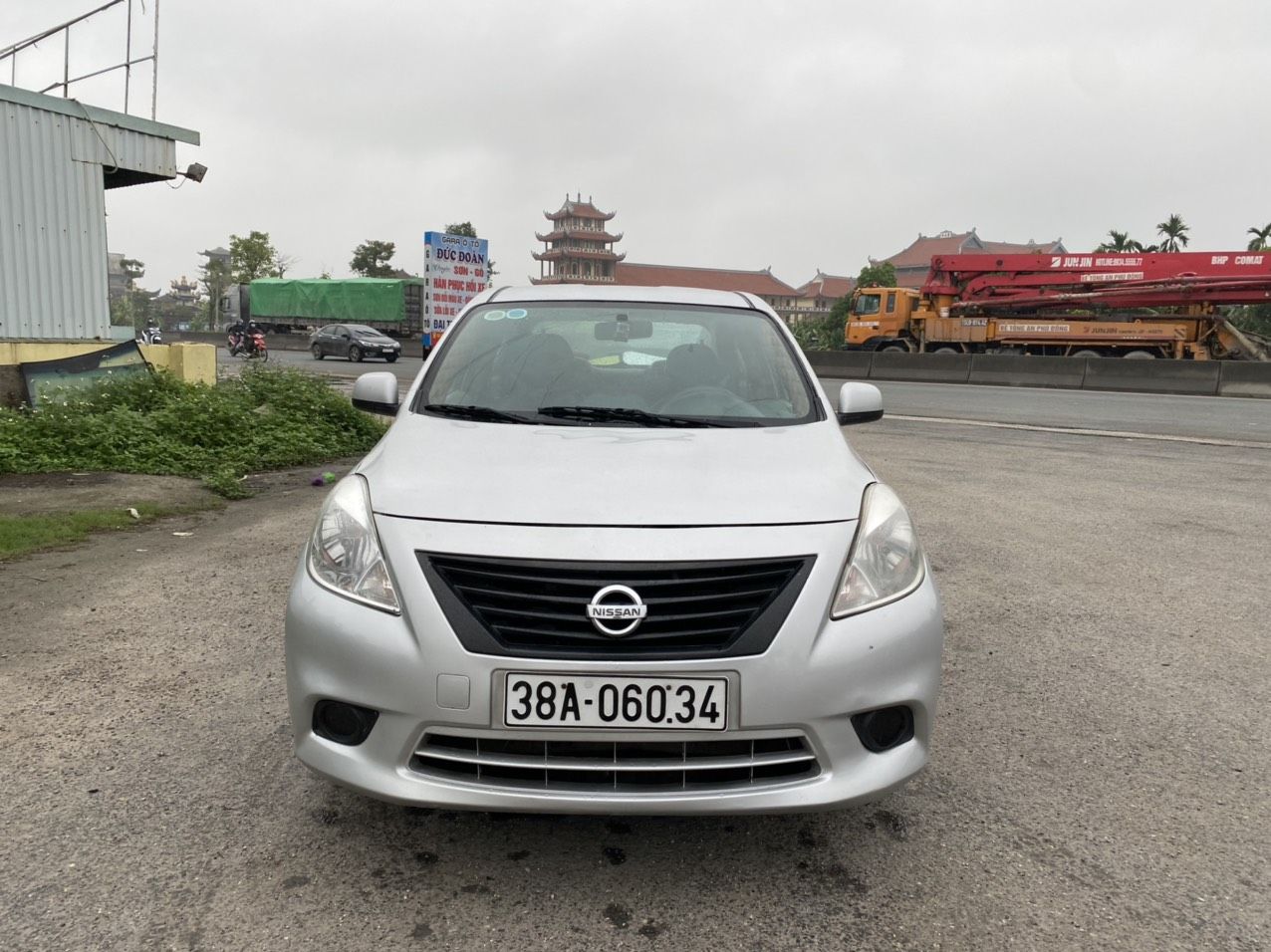 Nissan Sunny 2013 - Màu bạc xịn, tên tư nhân