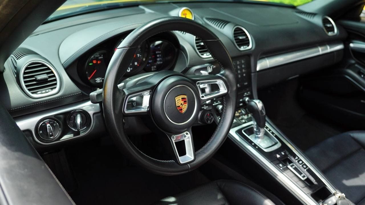 Porsche 718 2019 - iá bán 3 tỷ 740 triệu