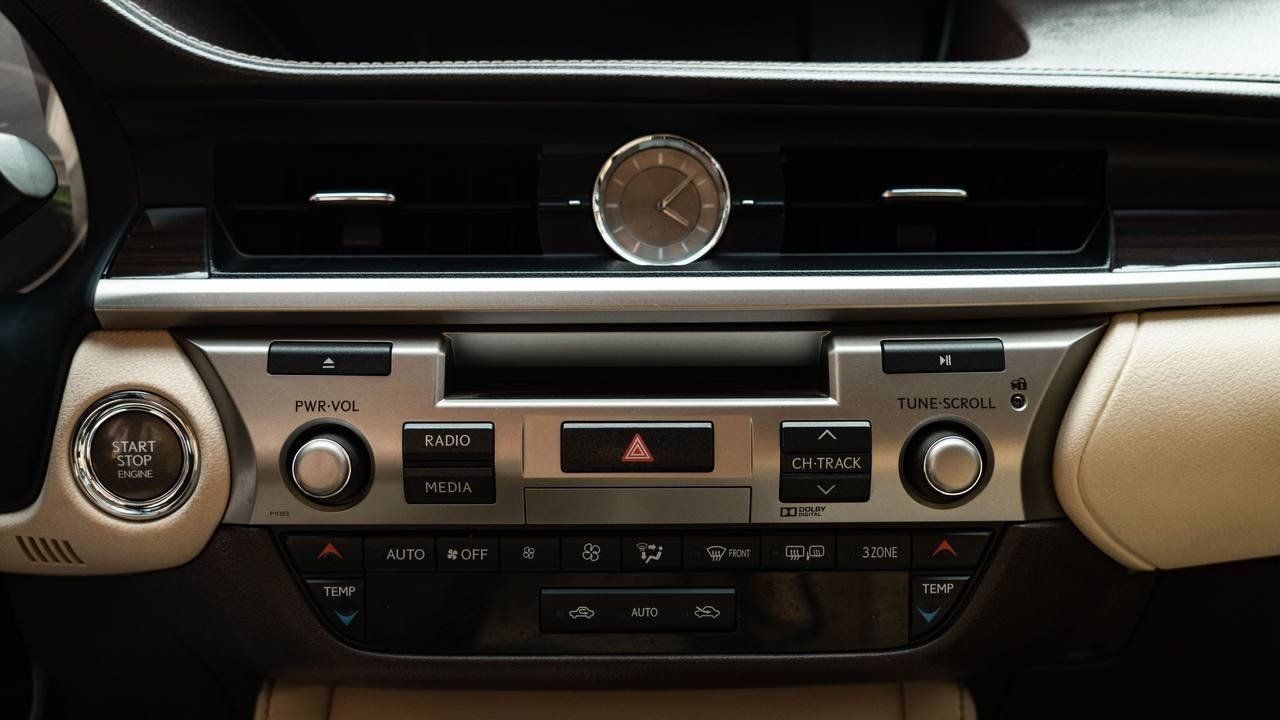 Lexus ES 250 2018 - Giá 1 tỷ 380 triệu