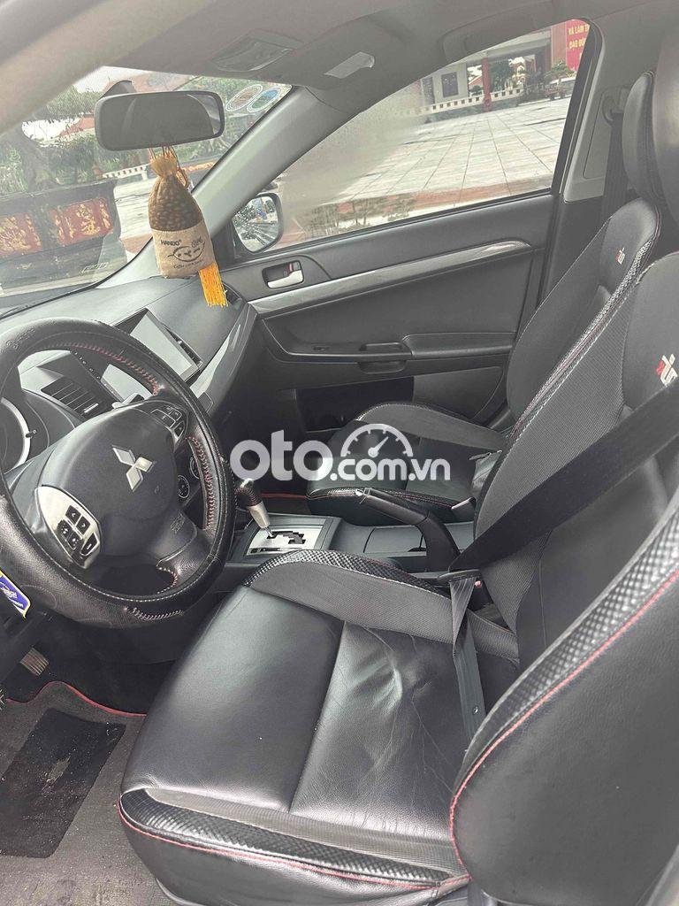 Mitsubishi IO do công việc cần bán ngấp đi nước ngoài 2009 - do công việc cần bán ngấp đi nước ngoài