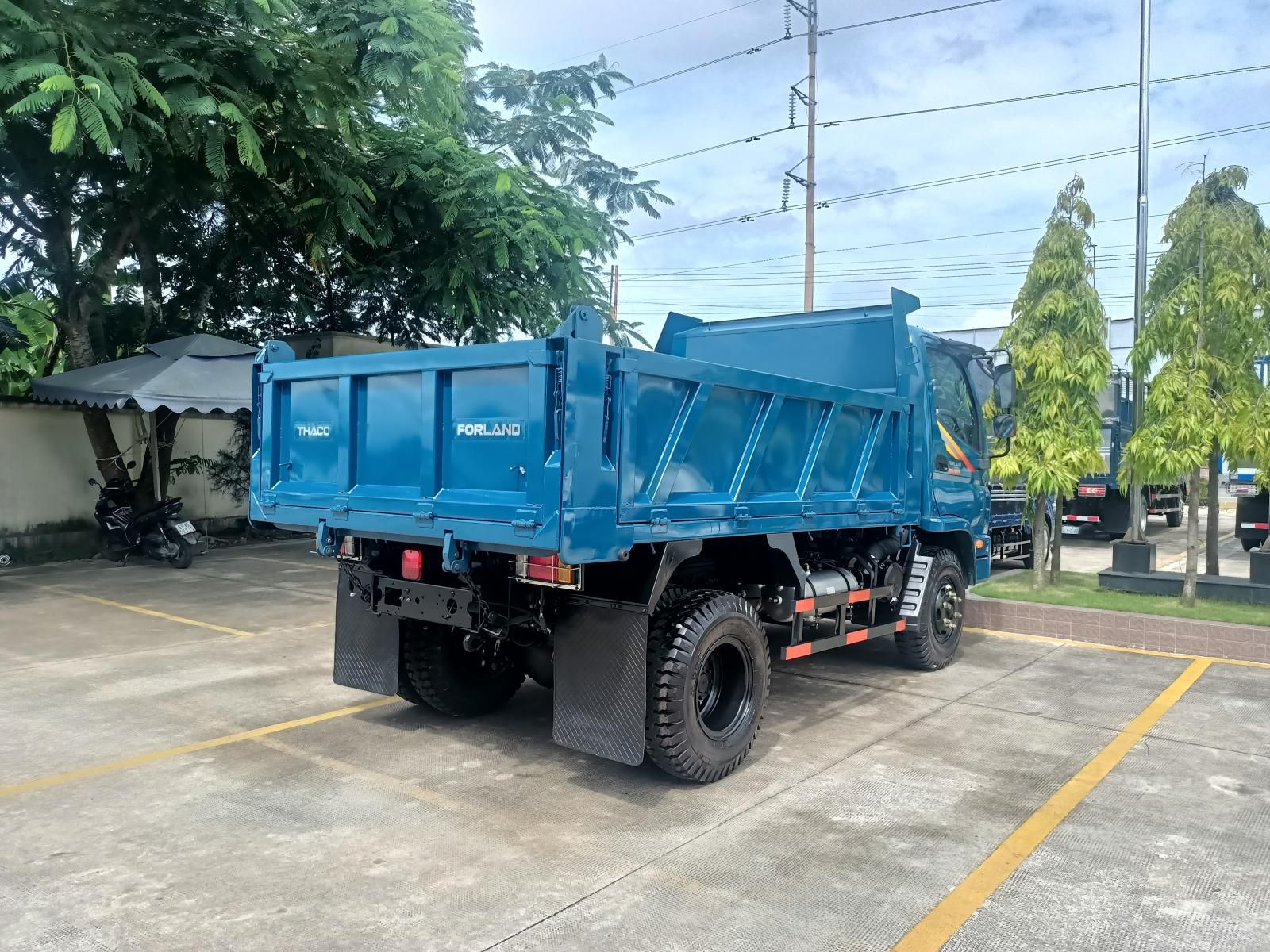 Thaco FORLAND 2023 - XE TẢI BEN 4,1 KHỐI SỐ VIN2022